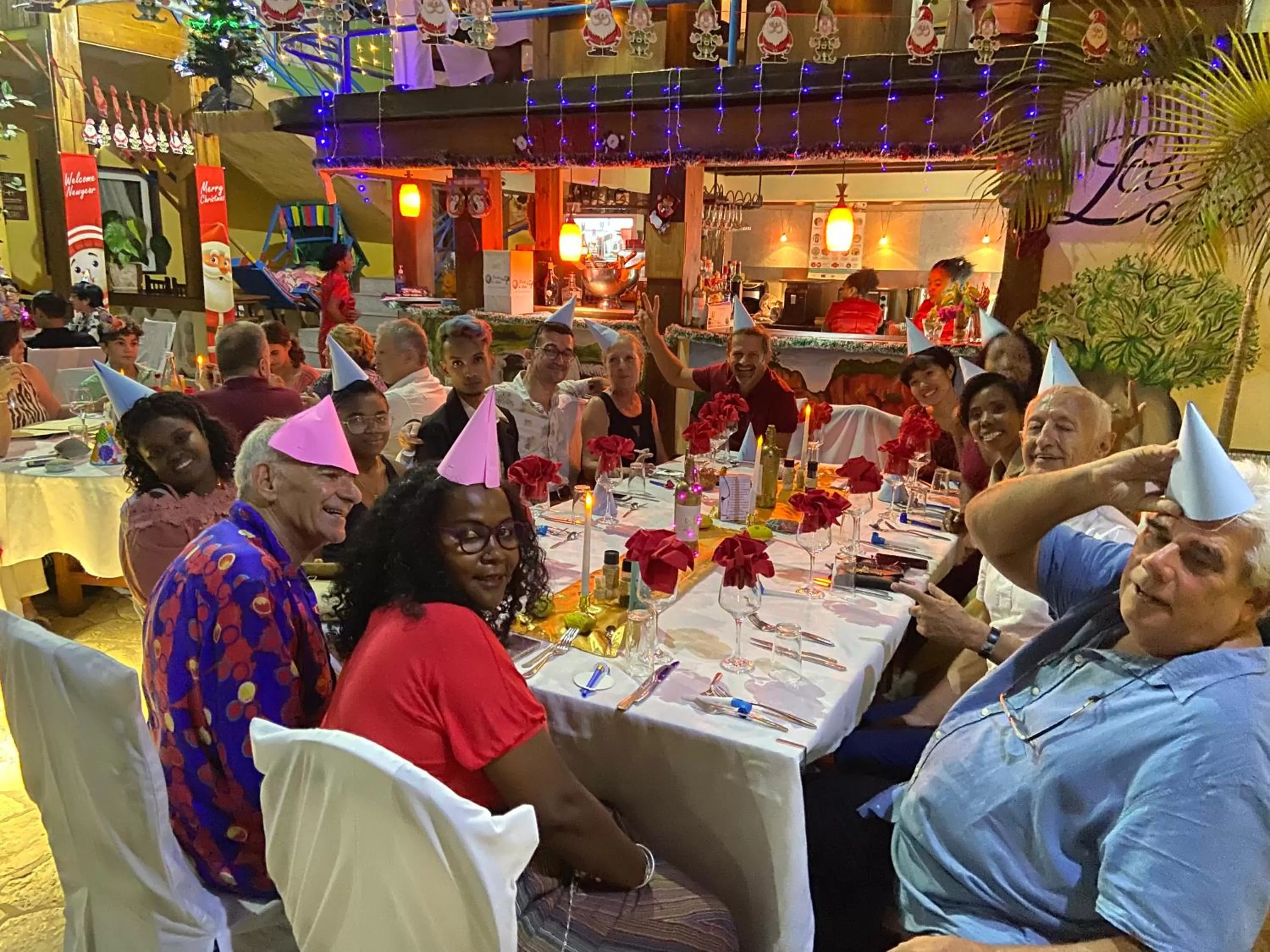 Restaurant/places to eat in Hôtel Restaurant Coco Lodge Majunga