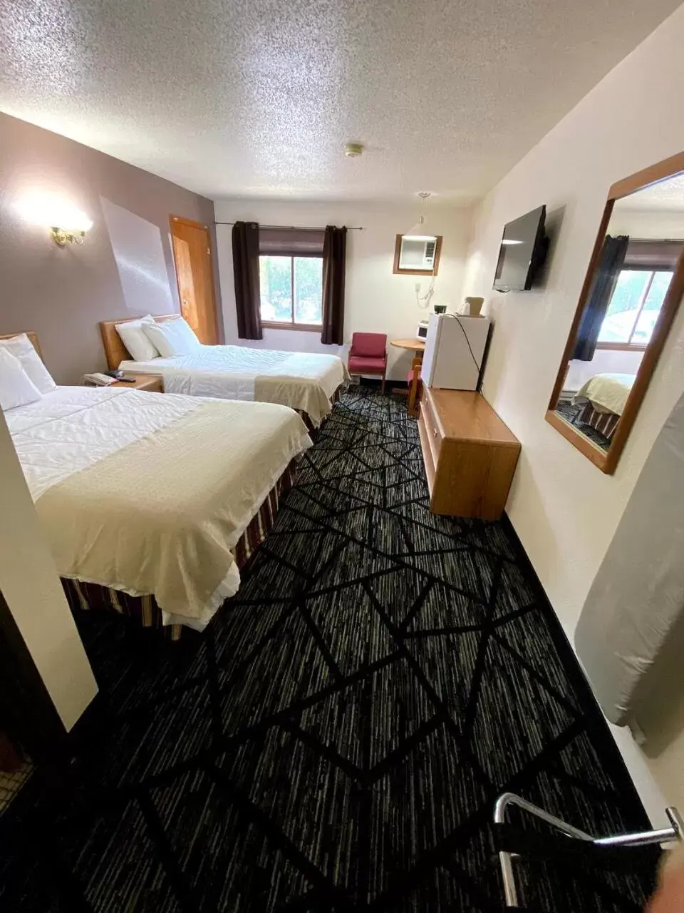 Standard Double Room in Woodland Inn & Suites Standard Double Room in Woodland Inn & Suites