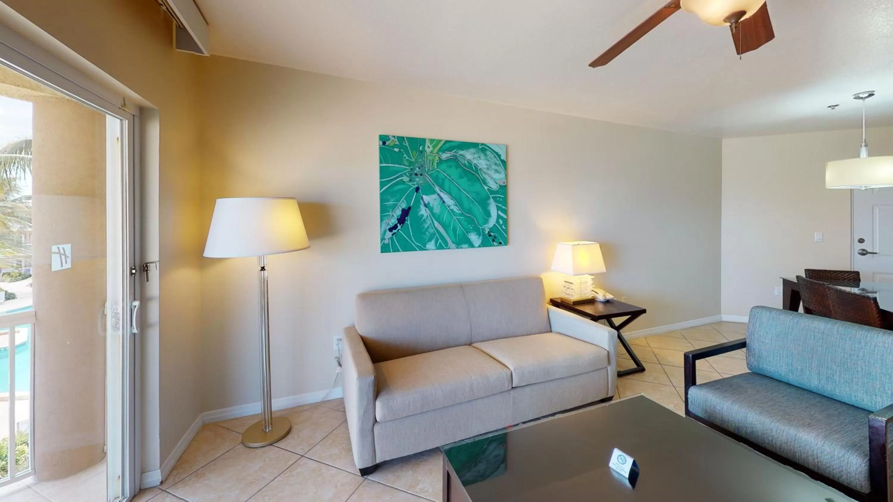 Photo of the whole room in Holiday Inn Resort Grand Cayman by IHG