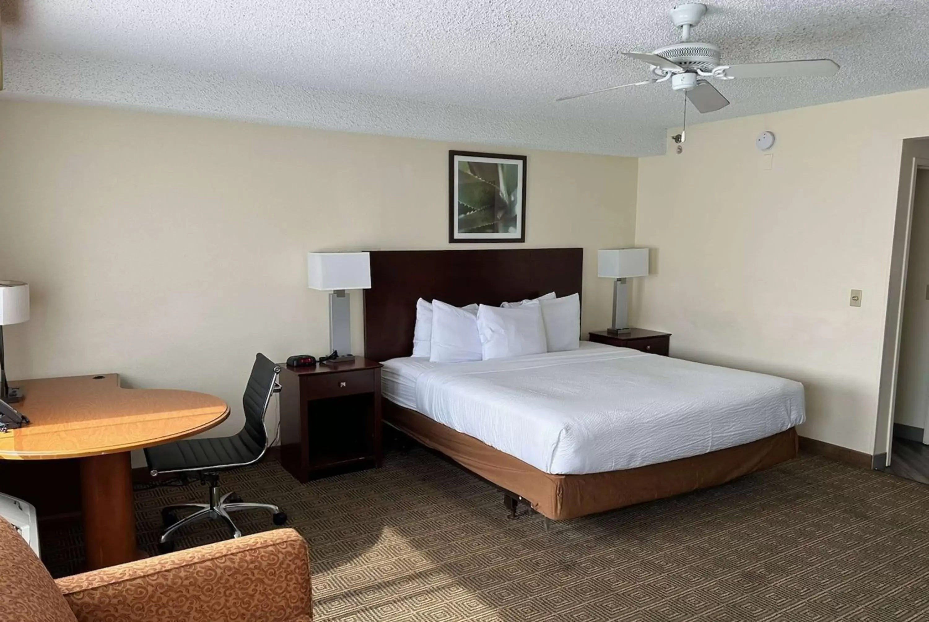 Executive King Room in La Quinta by Wyndham Orlando South Executive King Room in La Quinta by Wyndham Orlando South