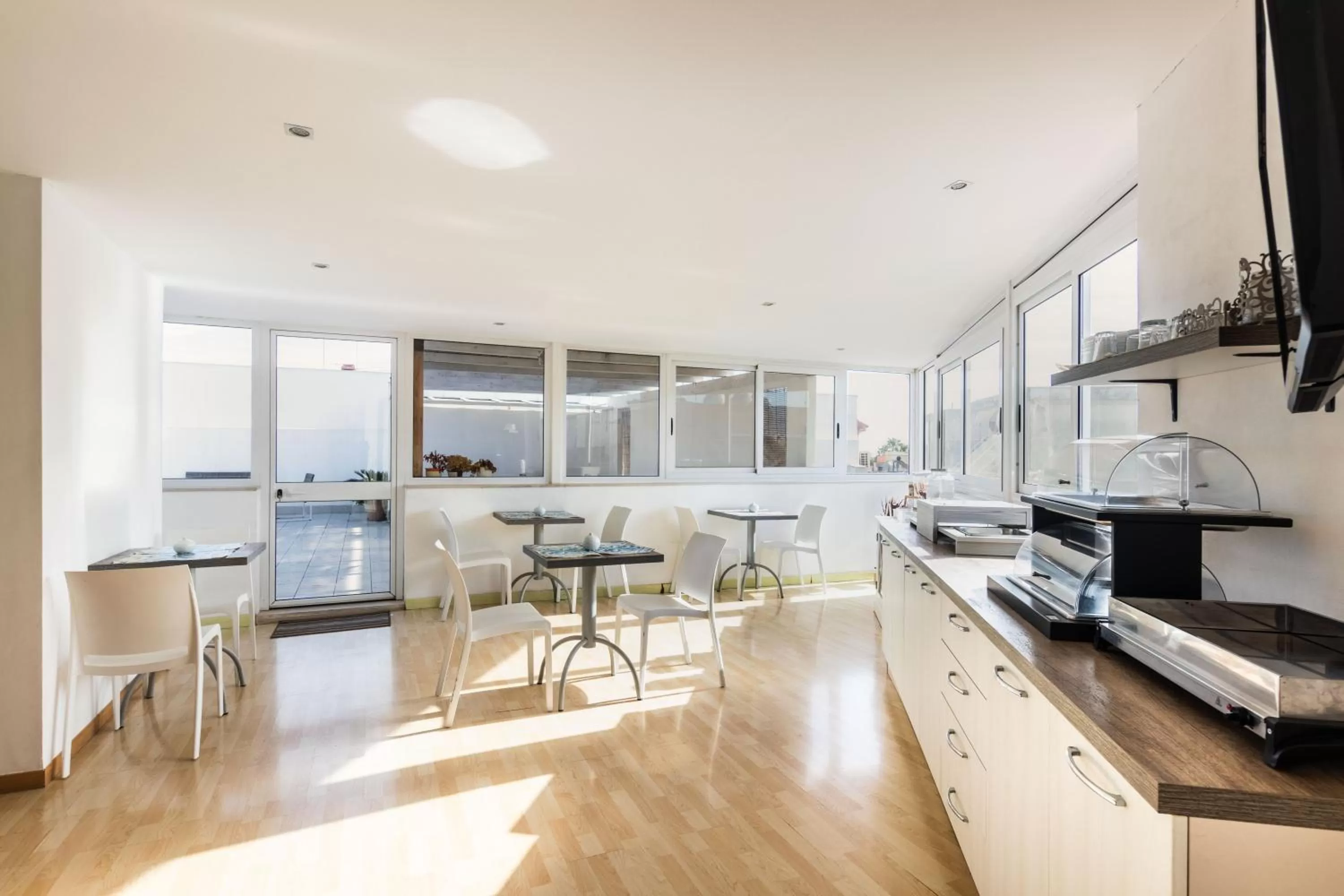 Dining area in Nonna Nina