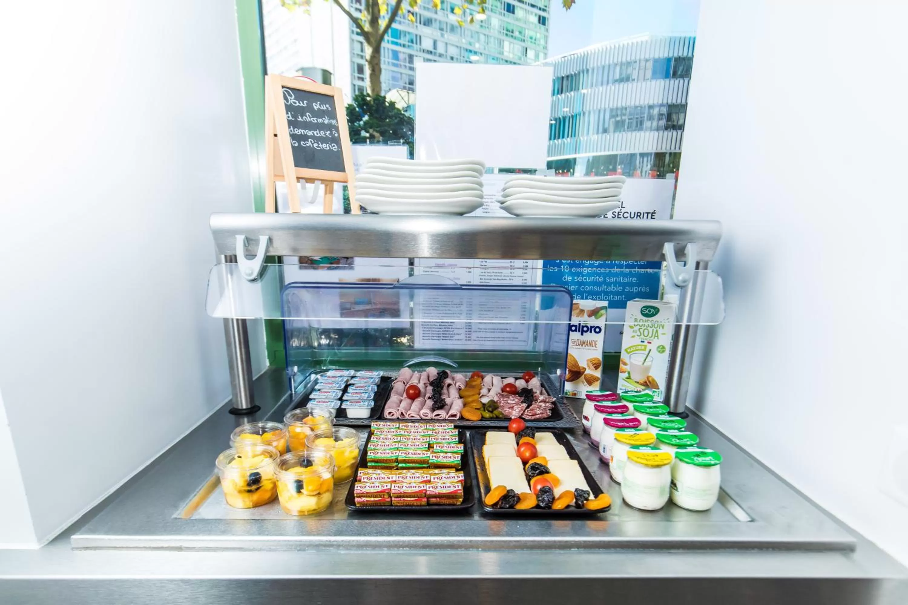 Food in HOTEL DE PARIS MONTPARNASSE