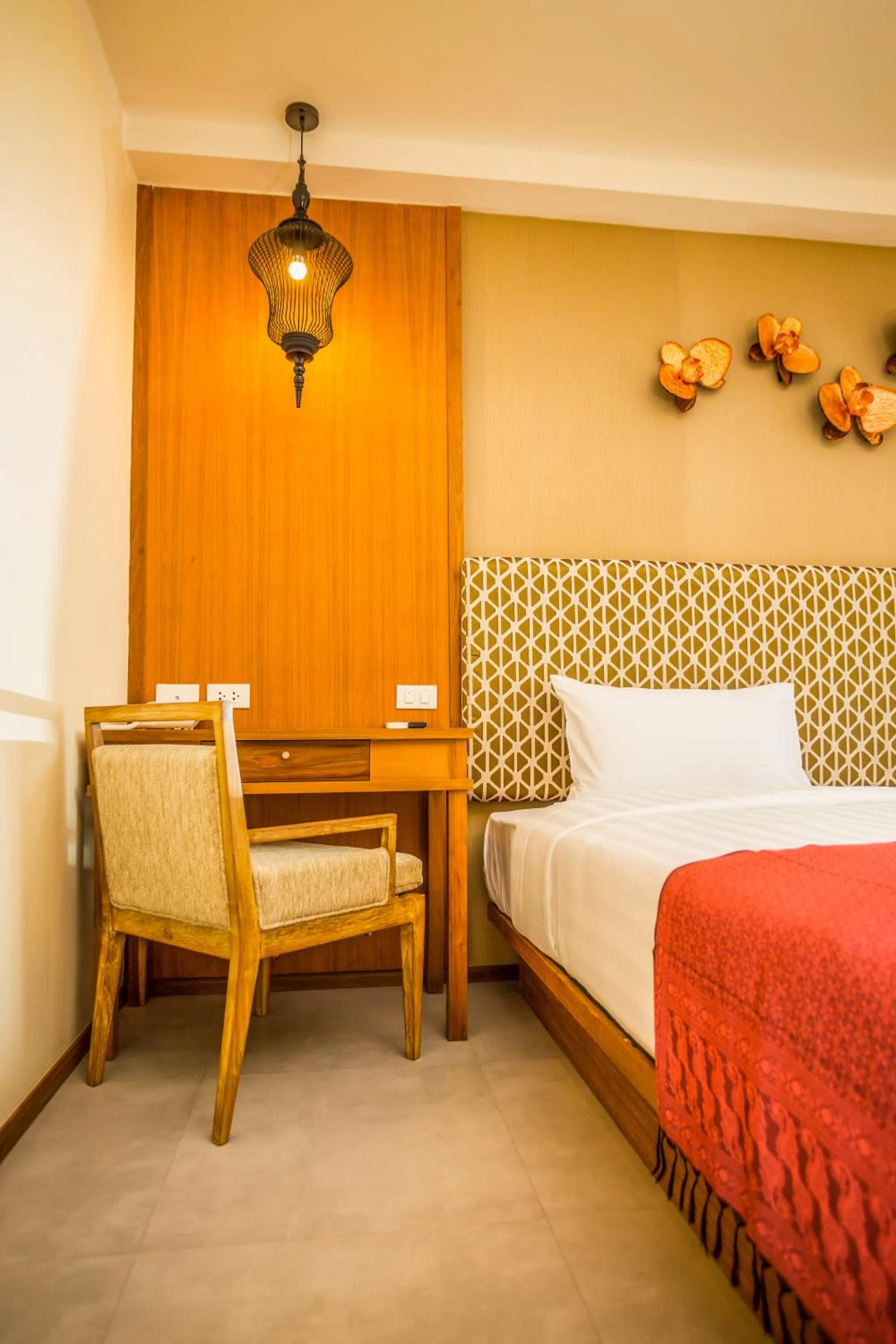 Bedroom, Bed in The Signature Hotel @ Thapae