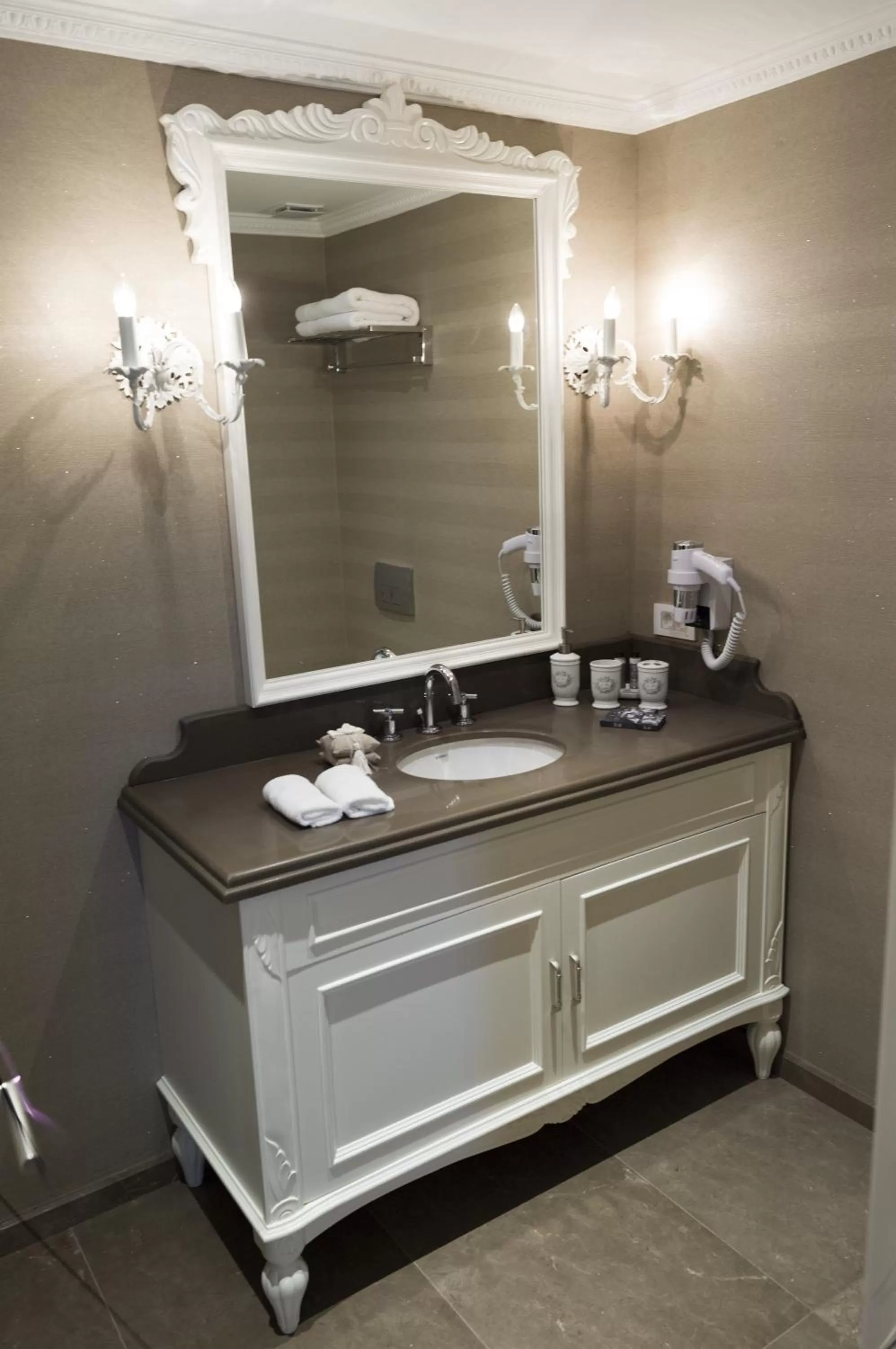 Bathroom in Ena Boutique Hotel & Residences