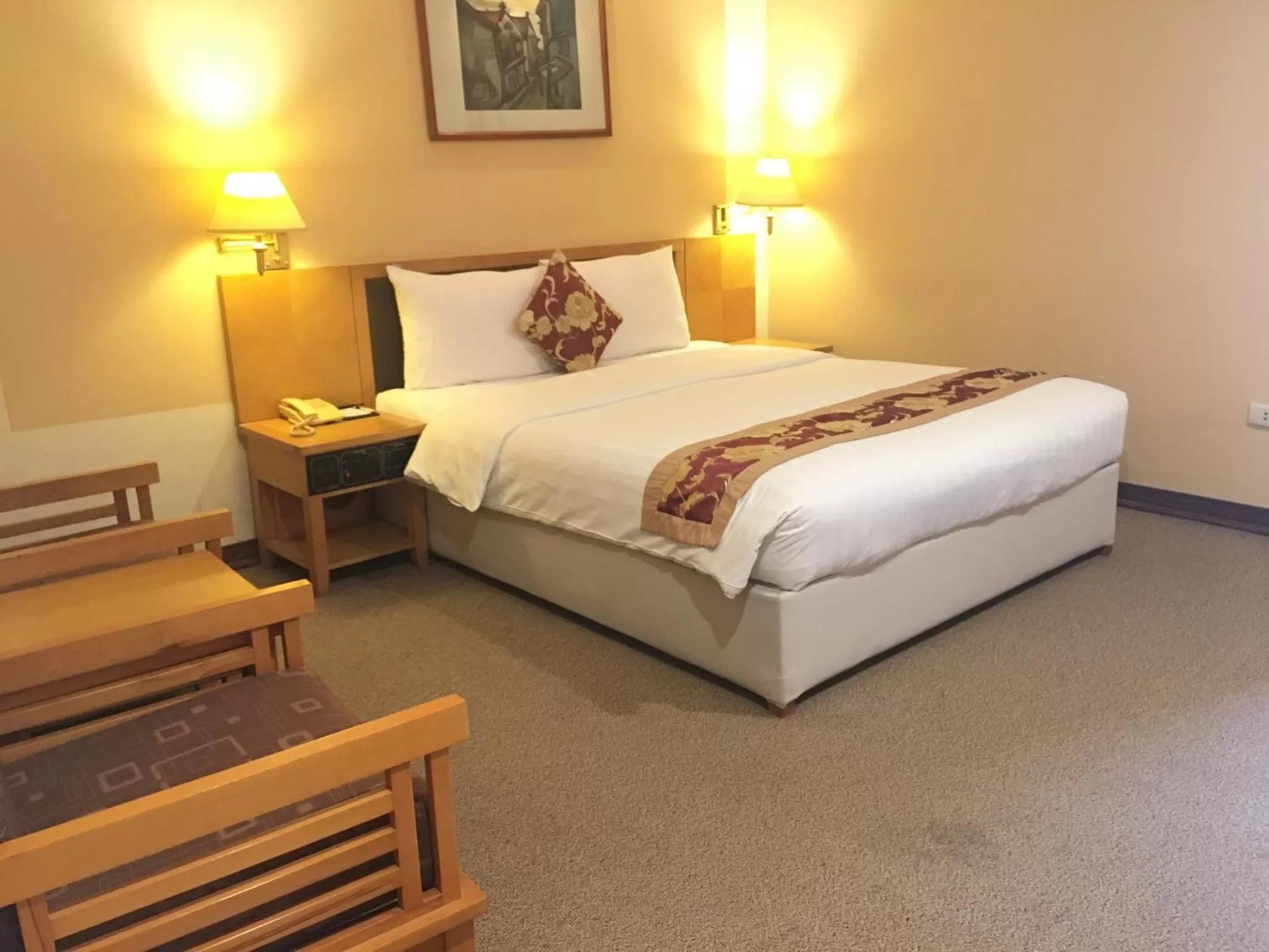 Bed in Mon Regency Hotel