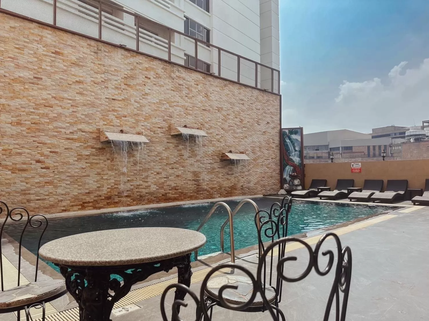 Patio in Hotel De Khuvieng