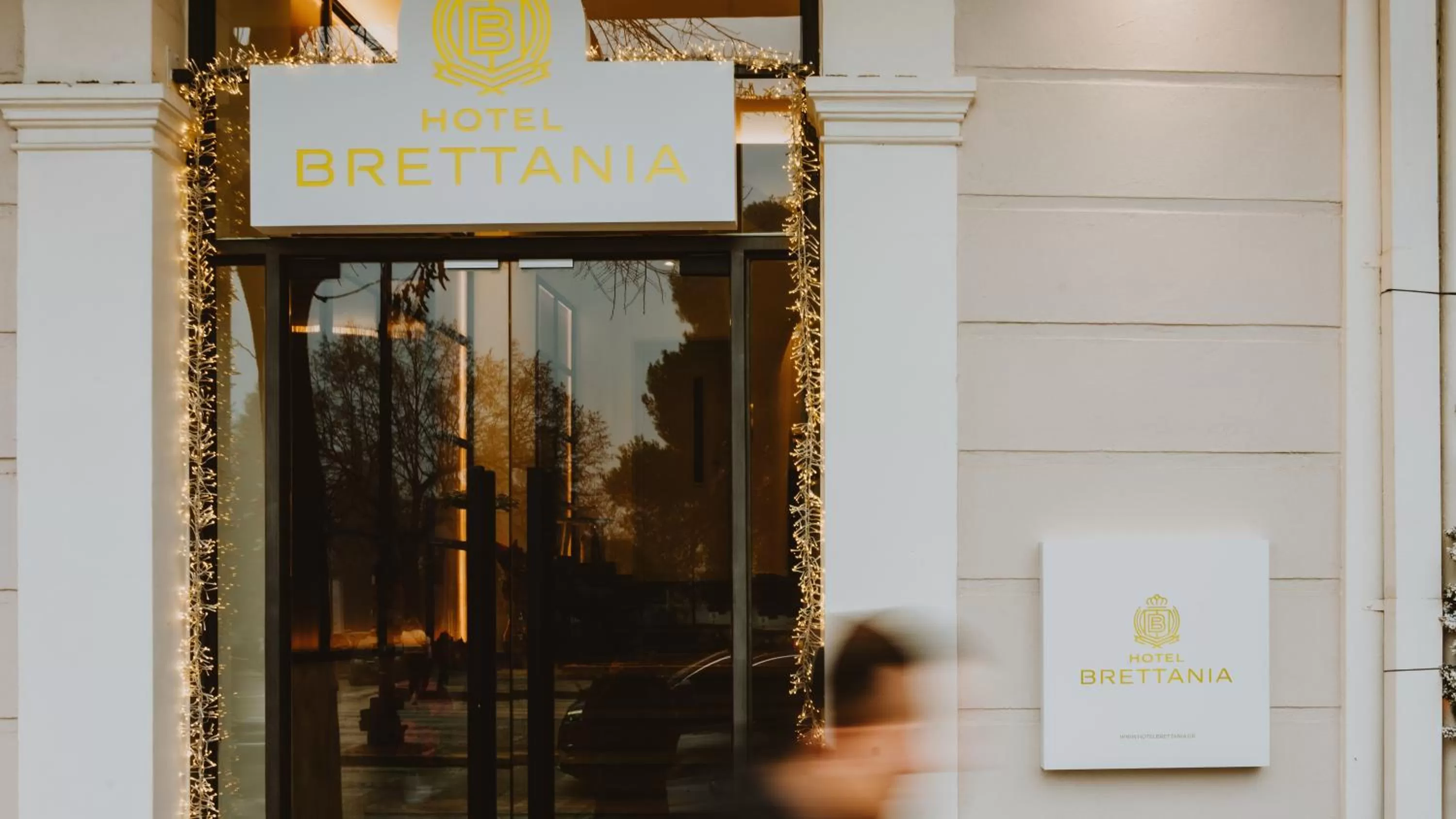 Facade/entrance in Brettania Hotel