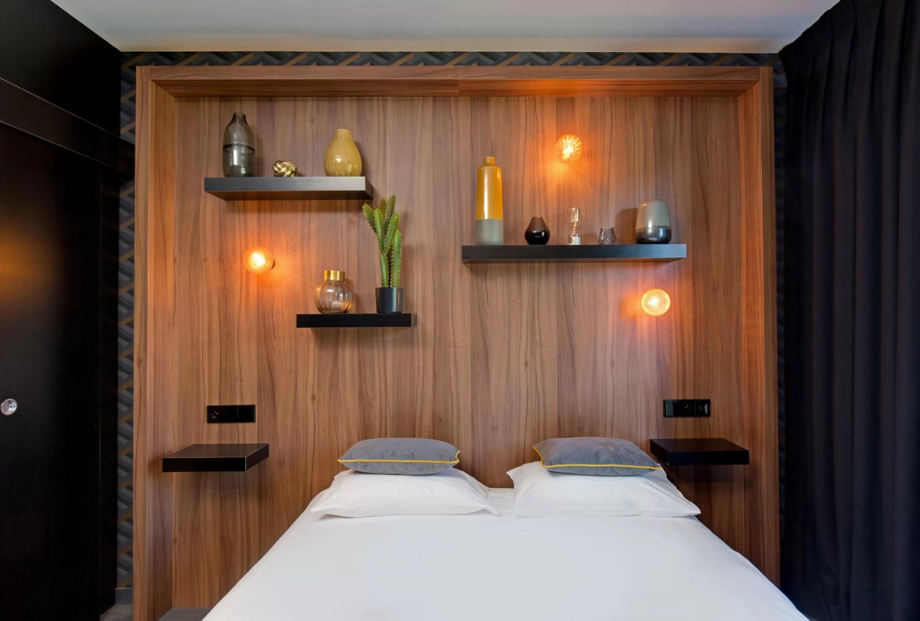 Bed in Hôtel Montmorency & Spa