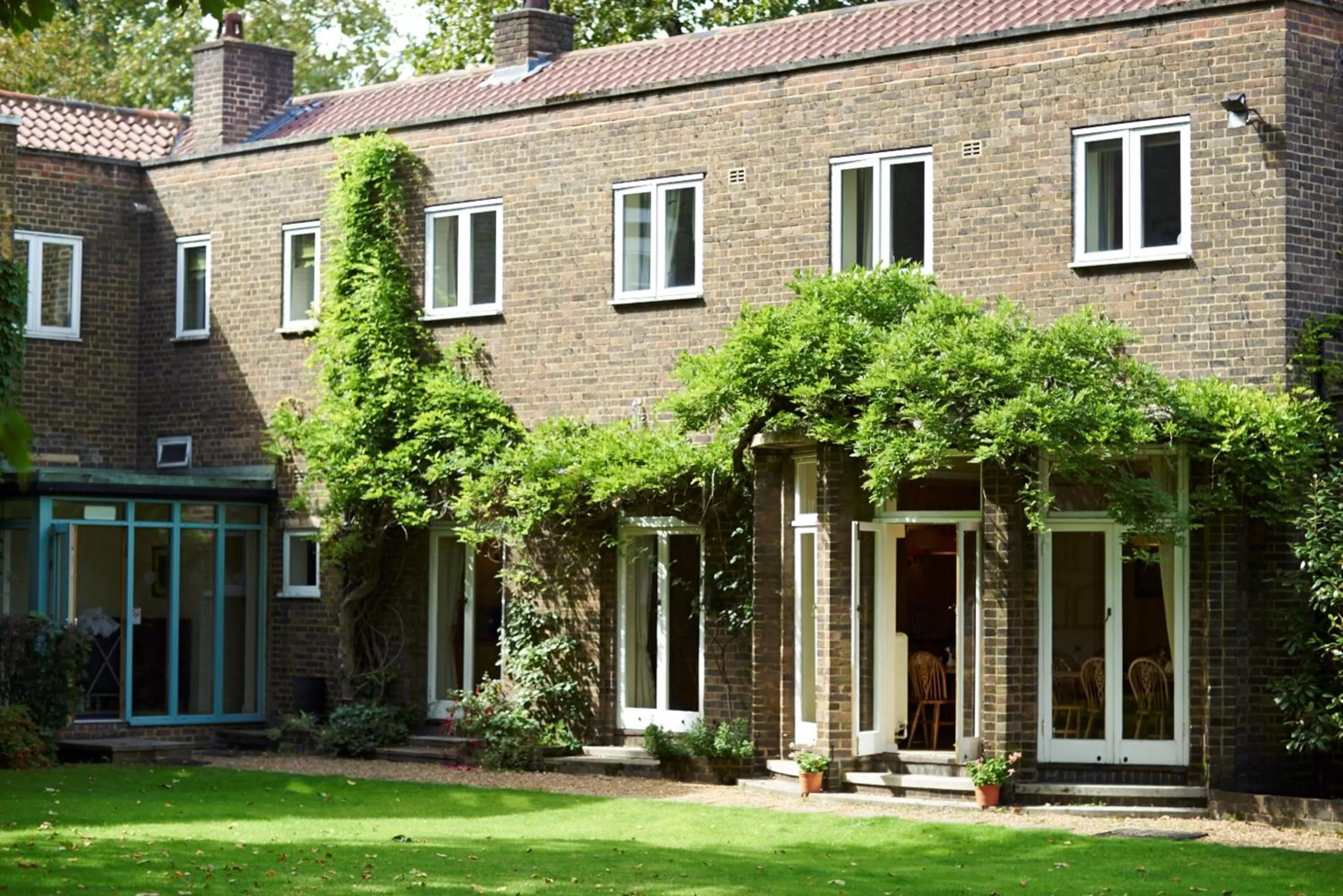 Facade/entrance in The Royal Foundation of St Katharine