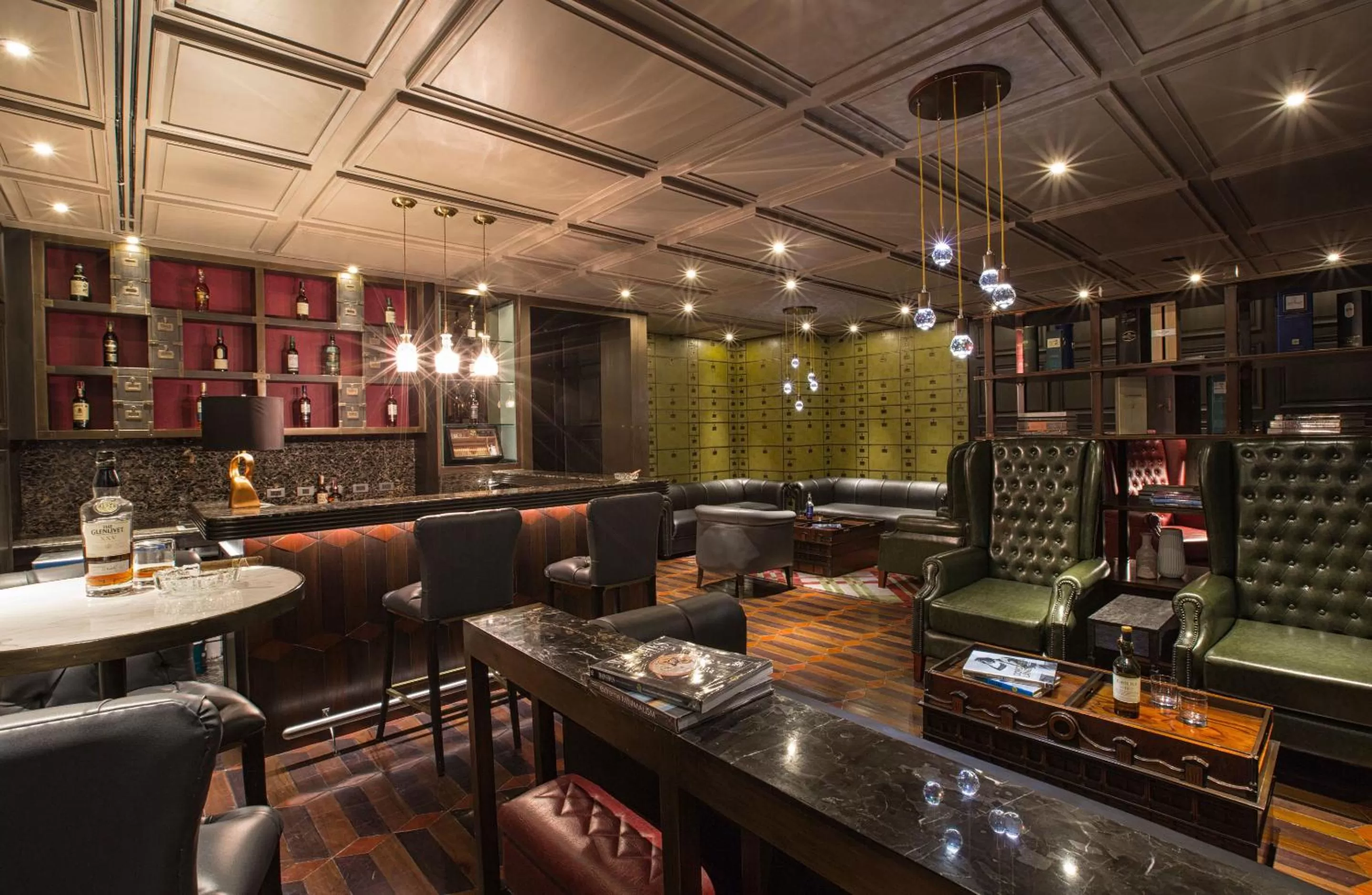 Lounge or bar in Makati Diamond Residences