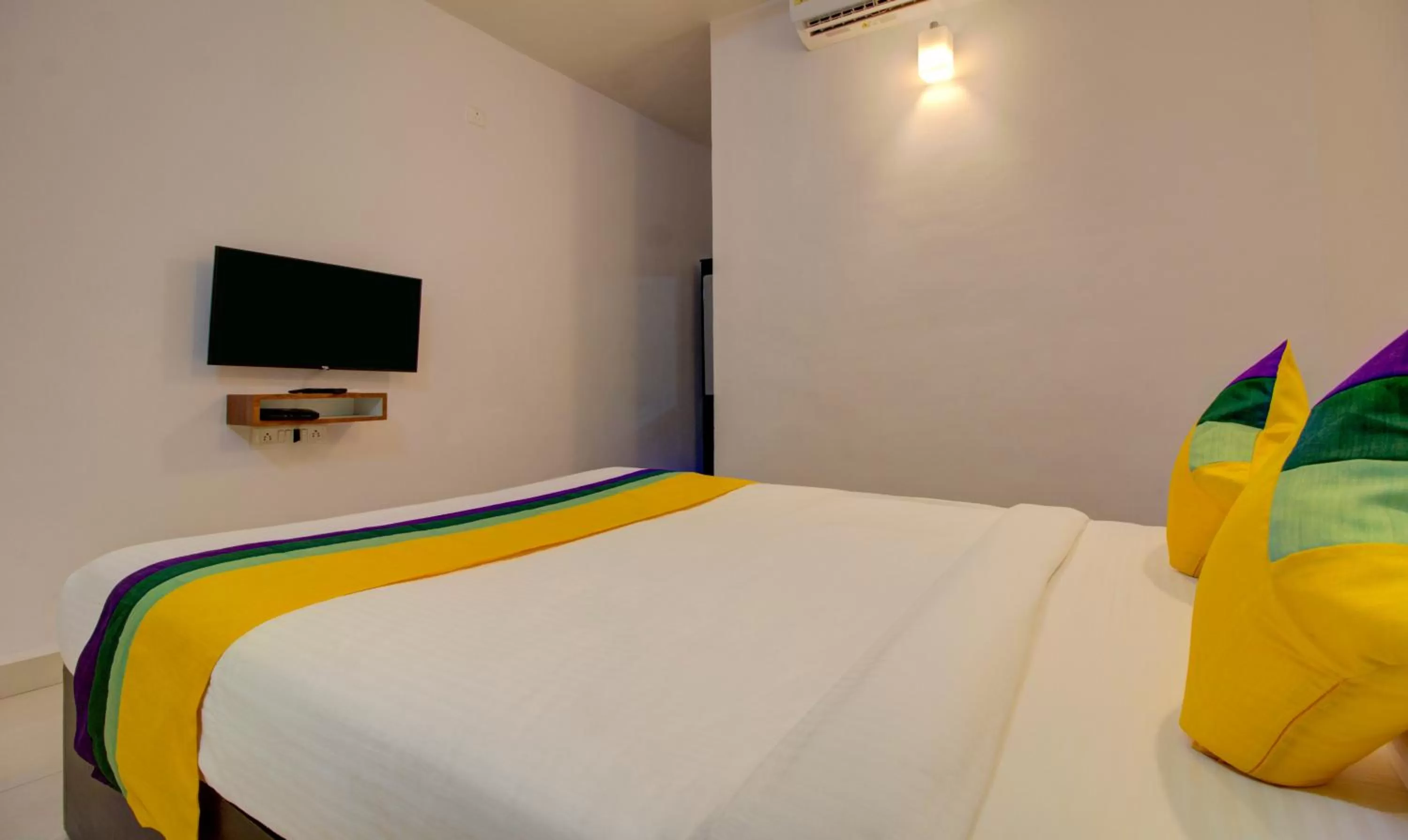 Bed in Itsy By Treebo - Sky Vista