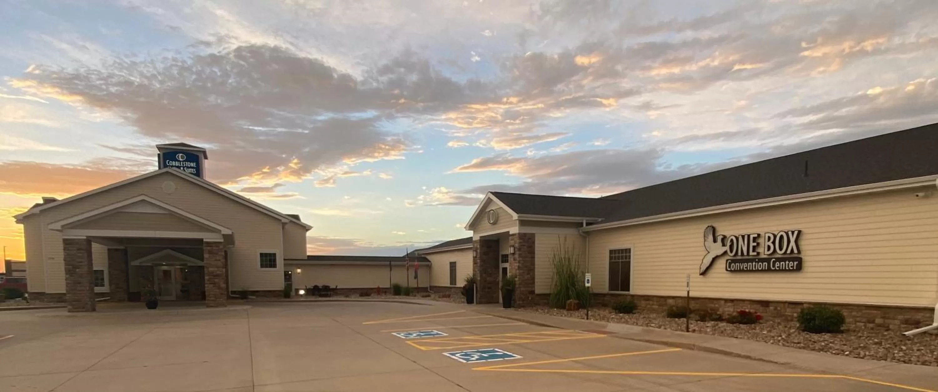 Property building in Cobblestone Hotel & Suites - Broken Bow