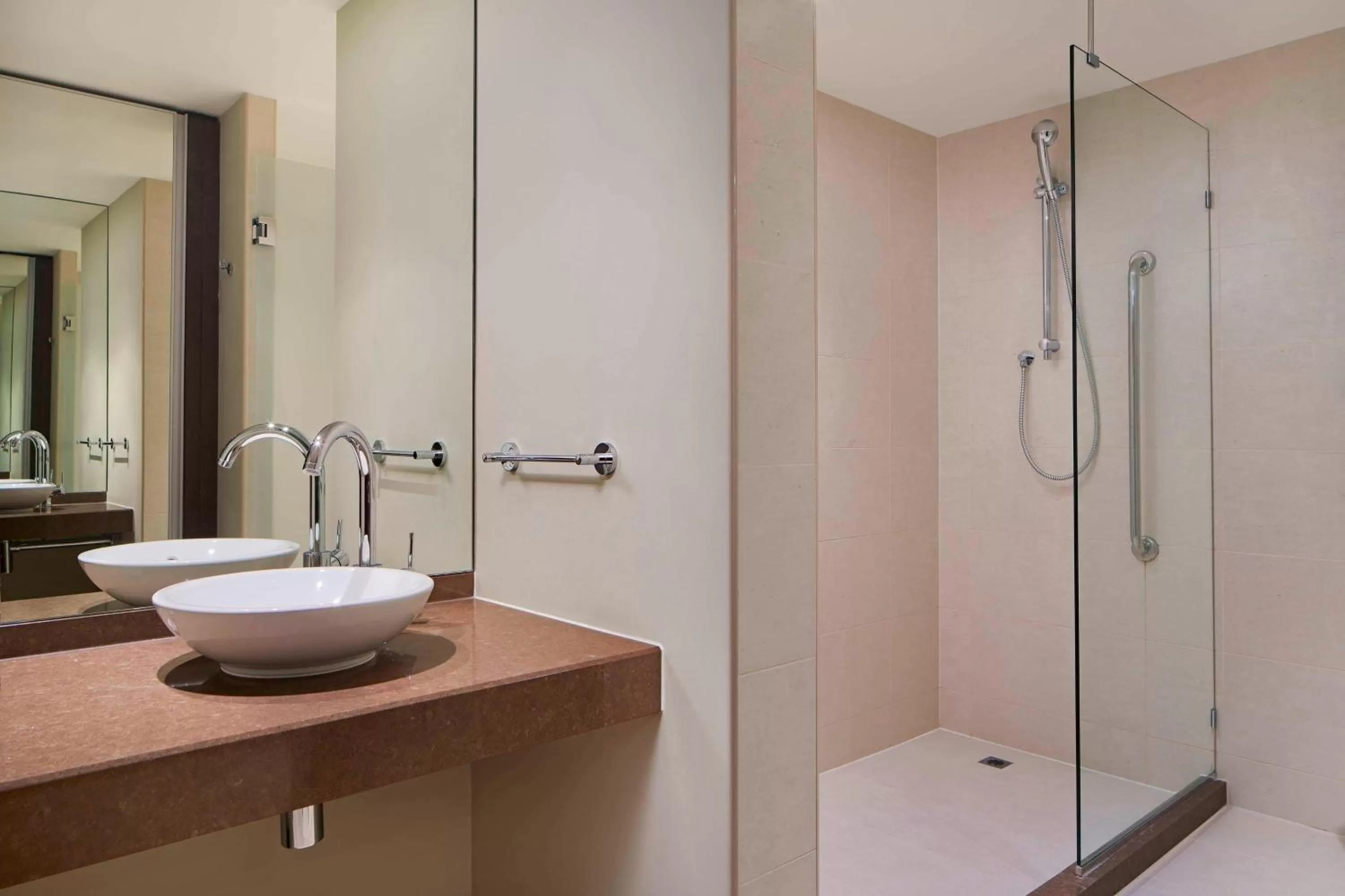 Deluxe King Suite with City View in Four Points by Sheraton Perth