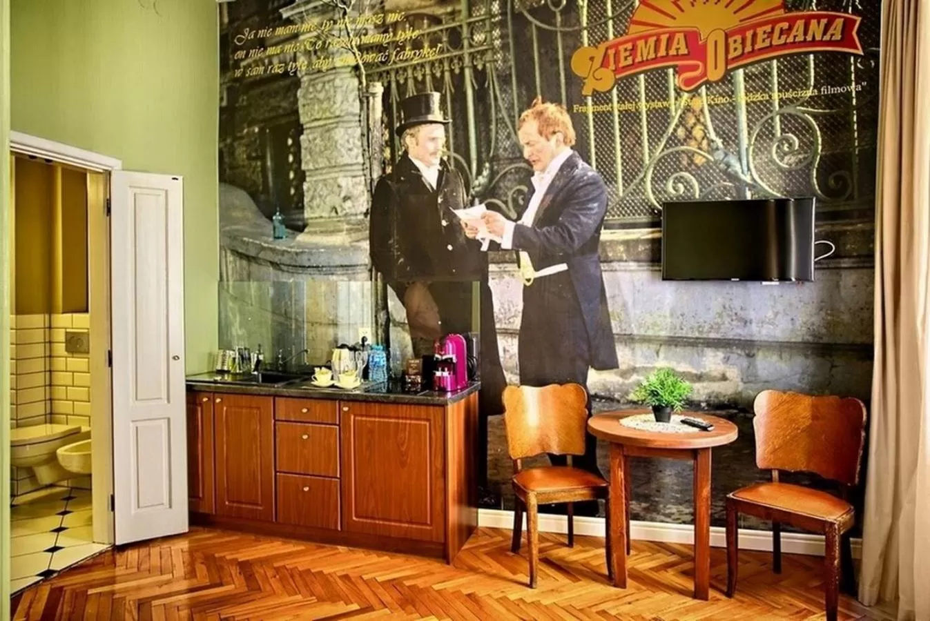 Coffee/tea facilities in Stare Kino Cinema Residence