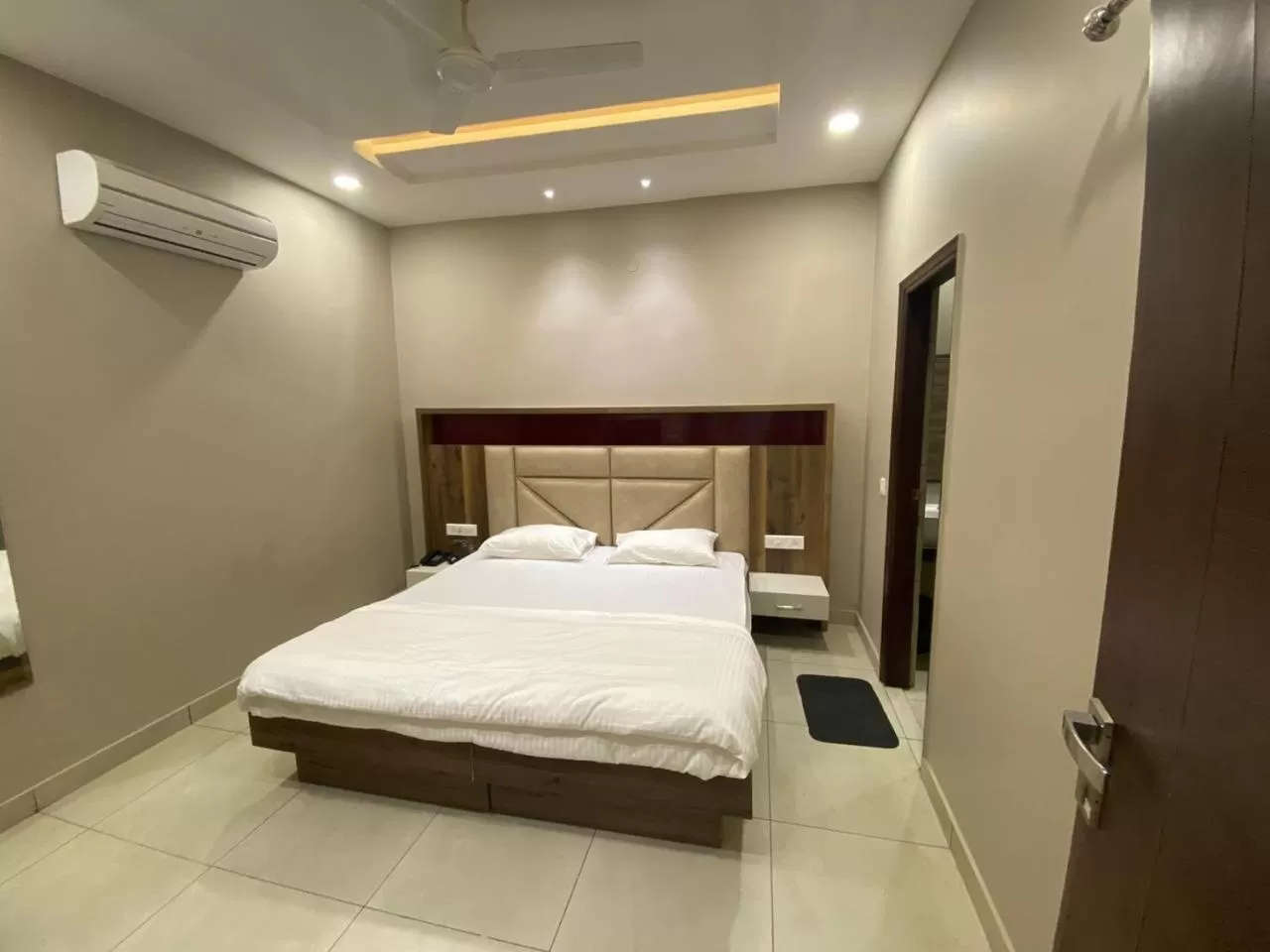 Bed in Hotel The Retro Regency