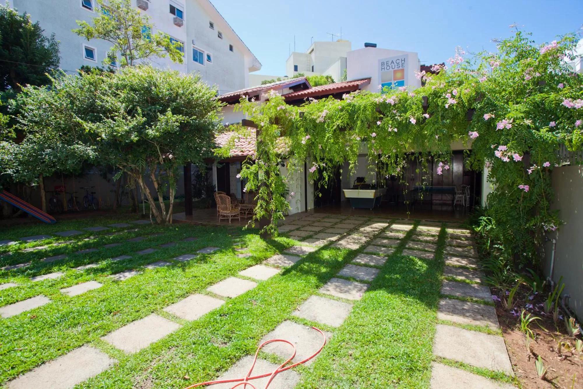 Facade/entrance in Beach House Floripa