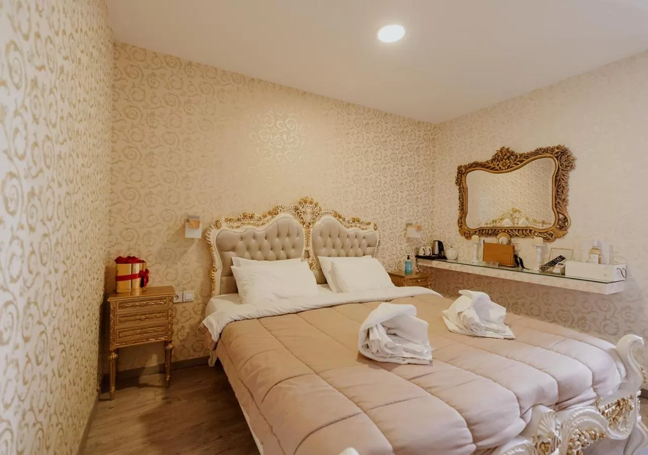 Bedroom, Bed in ROH Suites