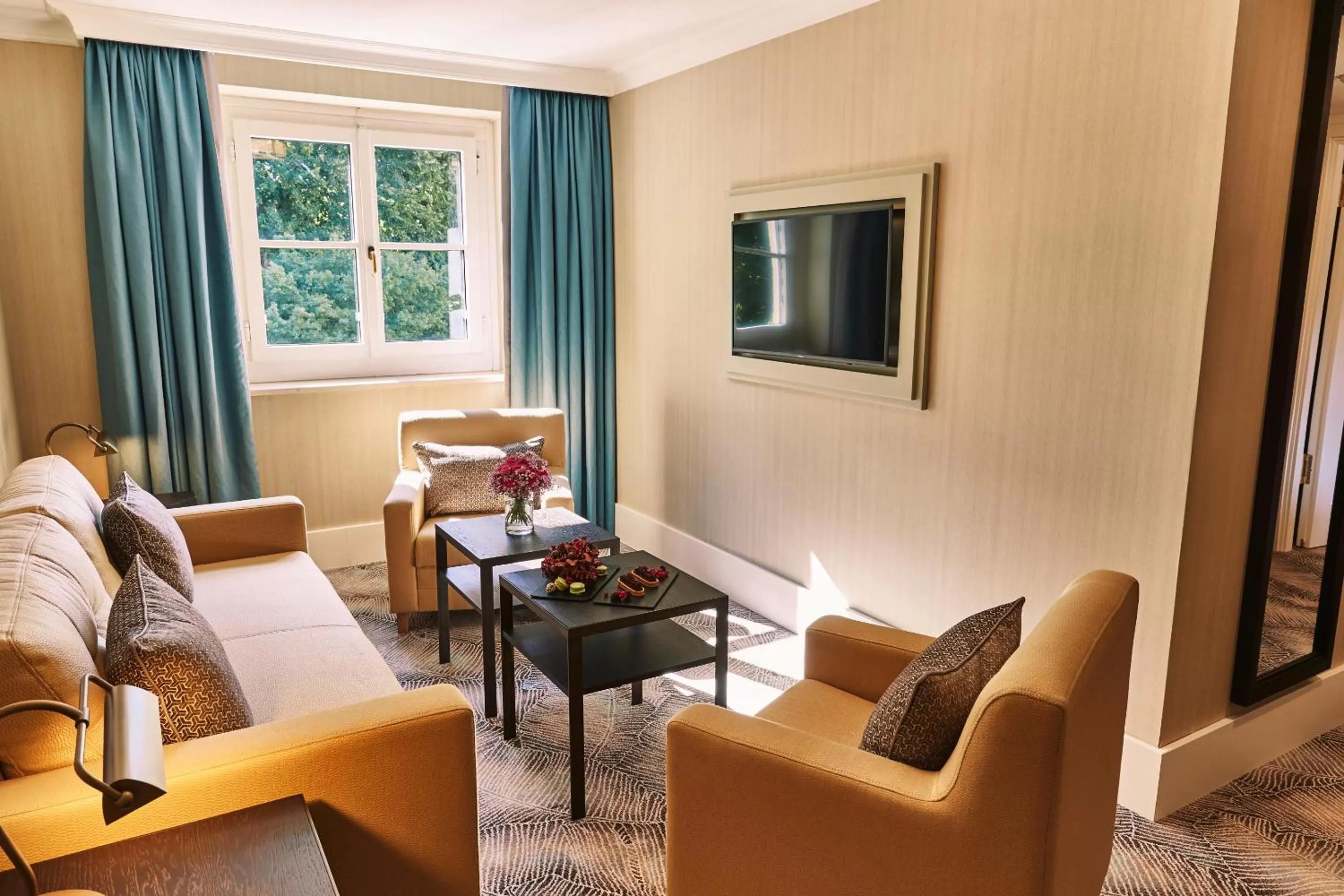 Living room in Steigenberger ICON Grandhotel & Spa Petersberg