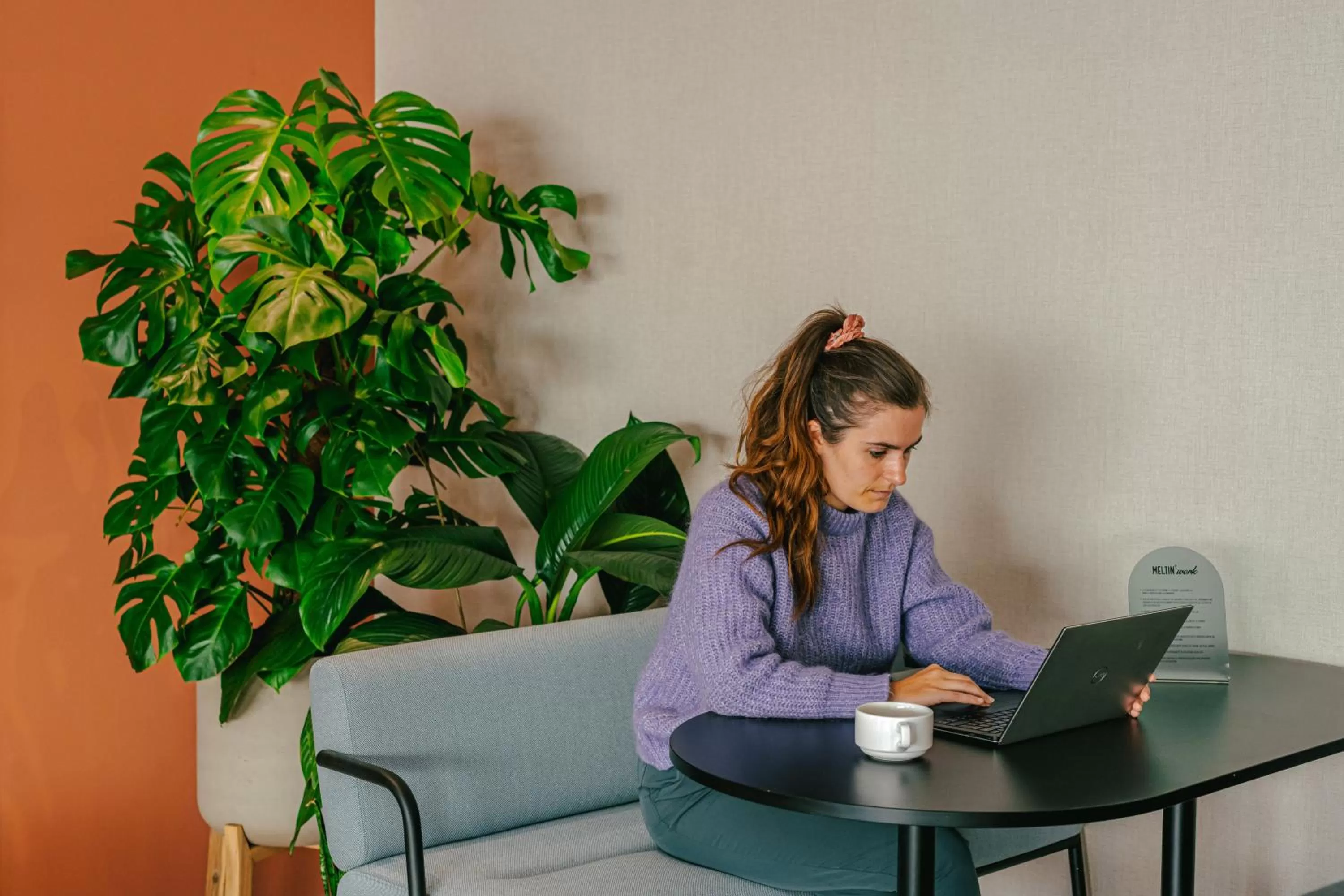 Seating area in Kyriad Marseille Palais Des Congrès – Vélodrome
