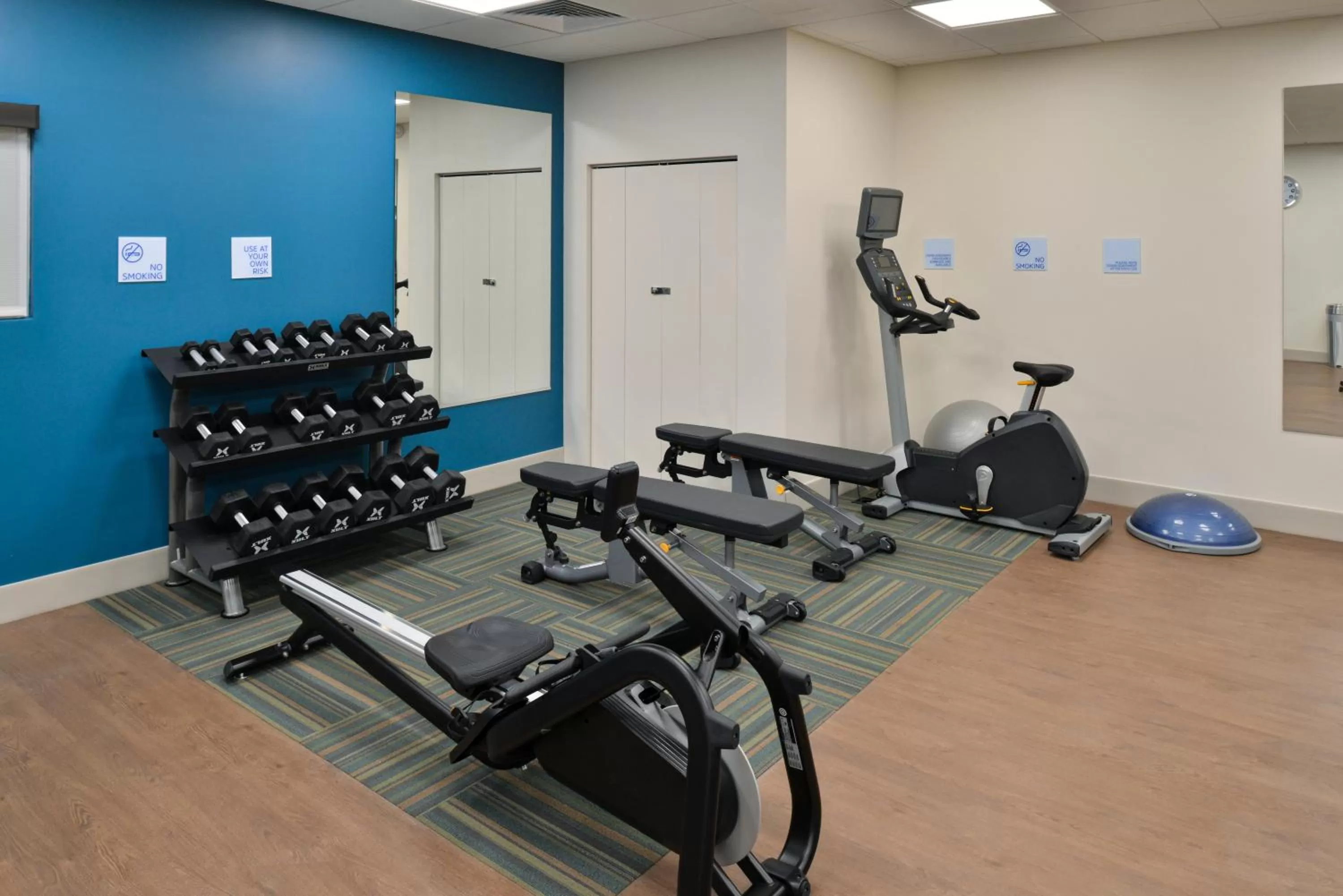 Fitness centre/facilities in Holiday Inn Express Orlando - South Park by IHG