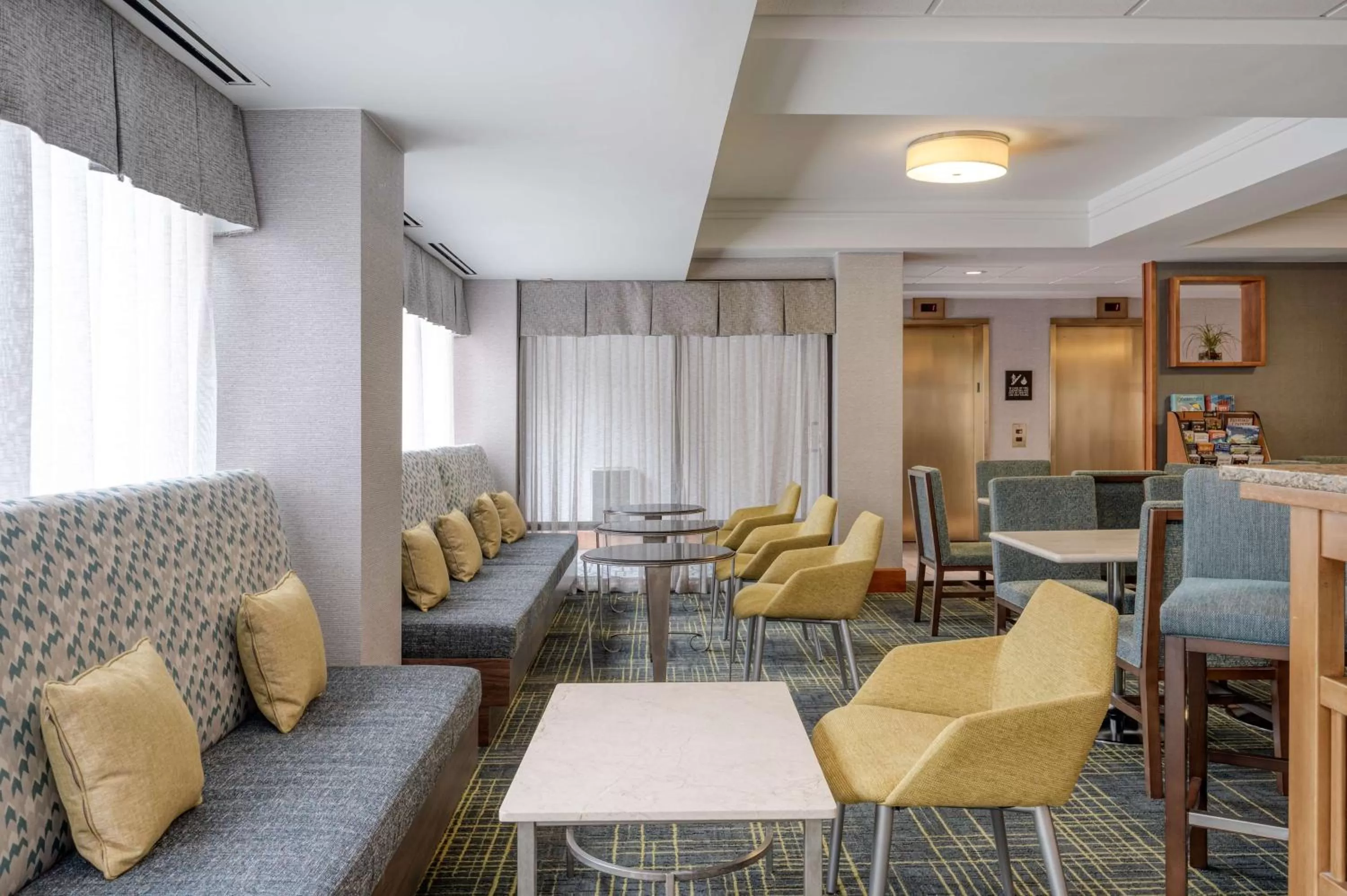 Lobby or reception in Hampton Inn Baltimore/White Marsh