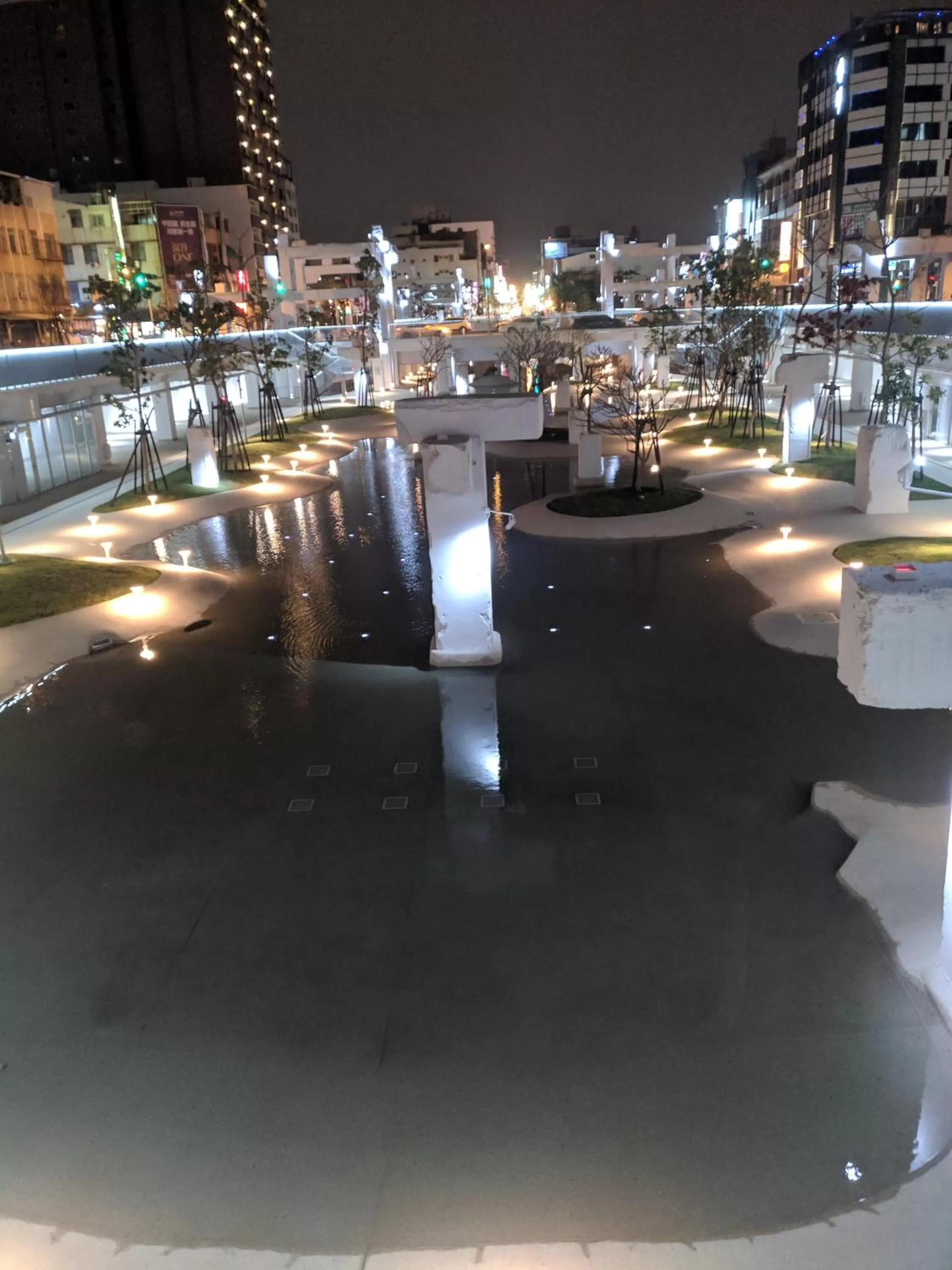 Night in 台南星鑽國際商旅 Hua Hotel