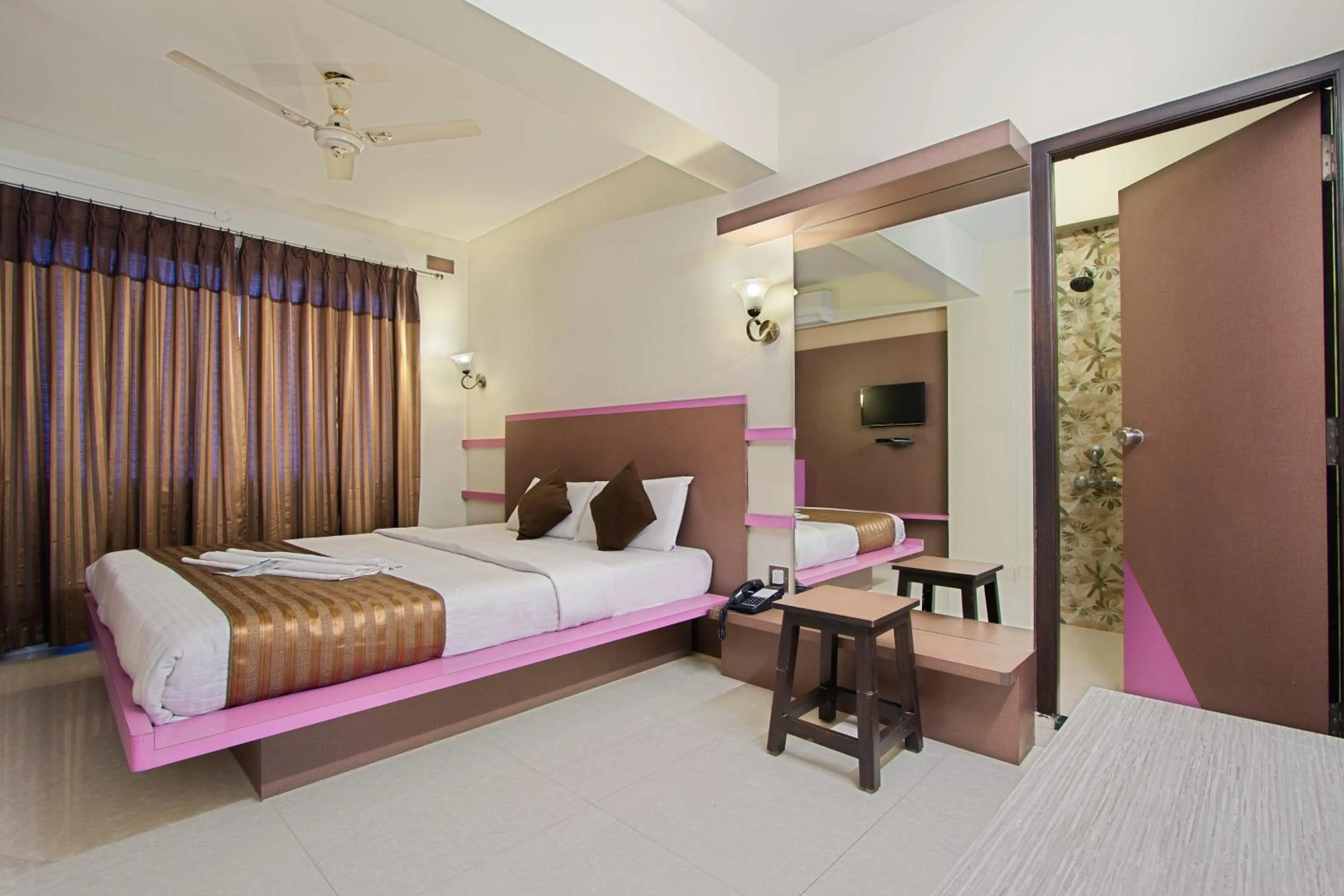 Photo of the whole room, Bed in Mannars Residency