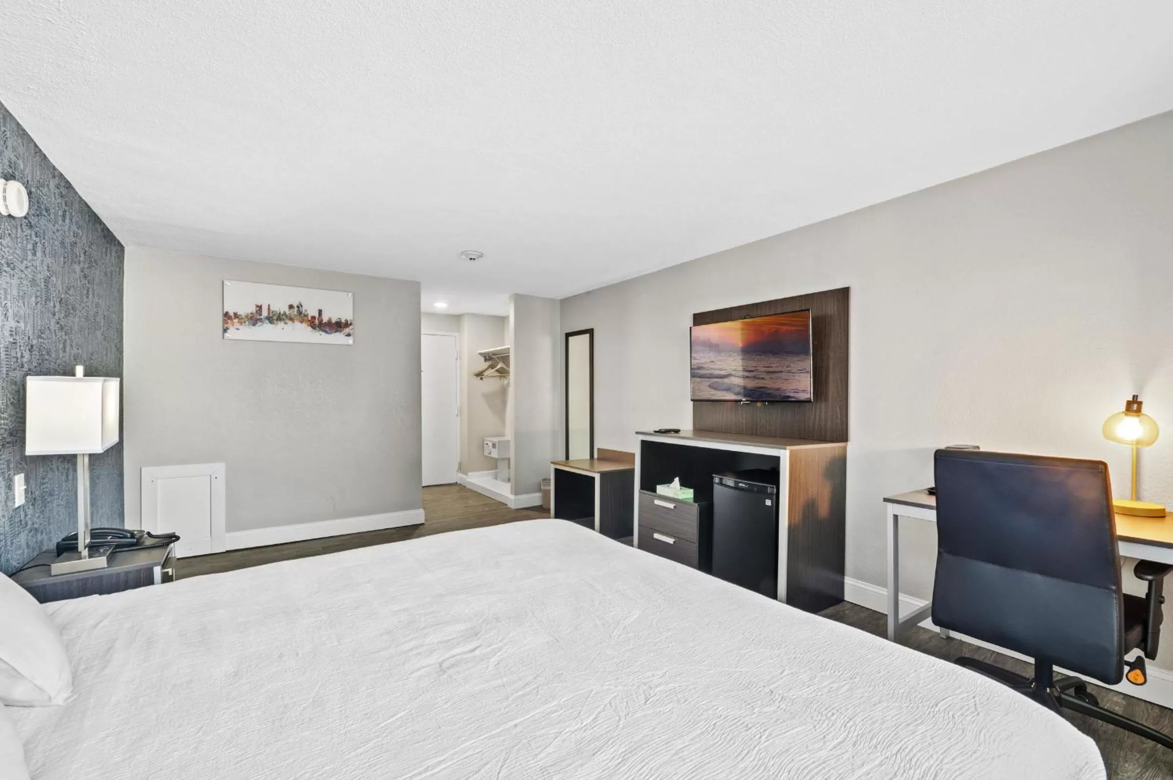 TV and multimedia, Bed in Inn On Arsenal