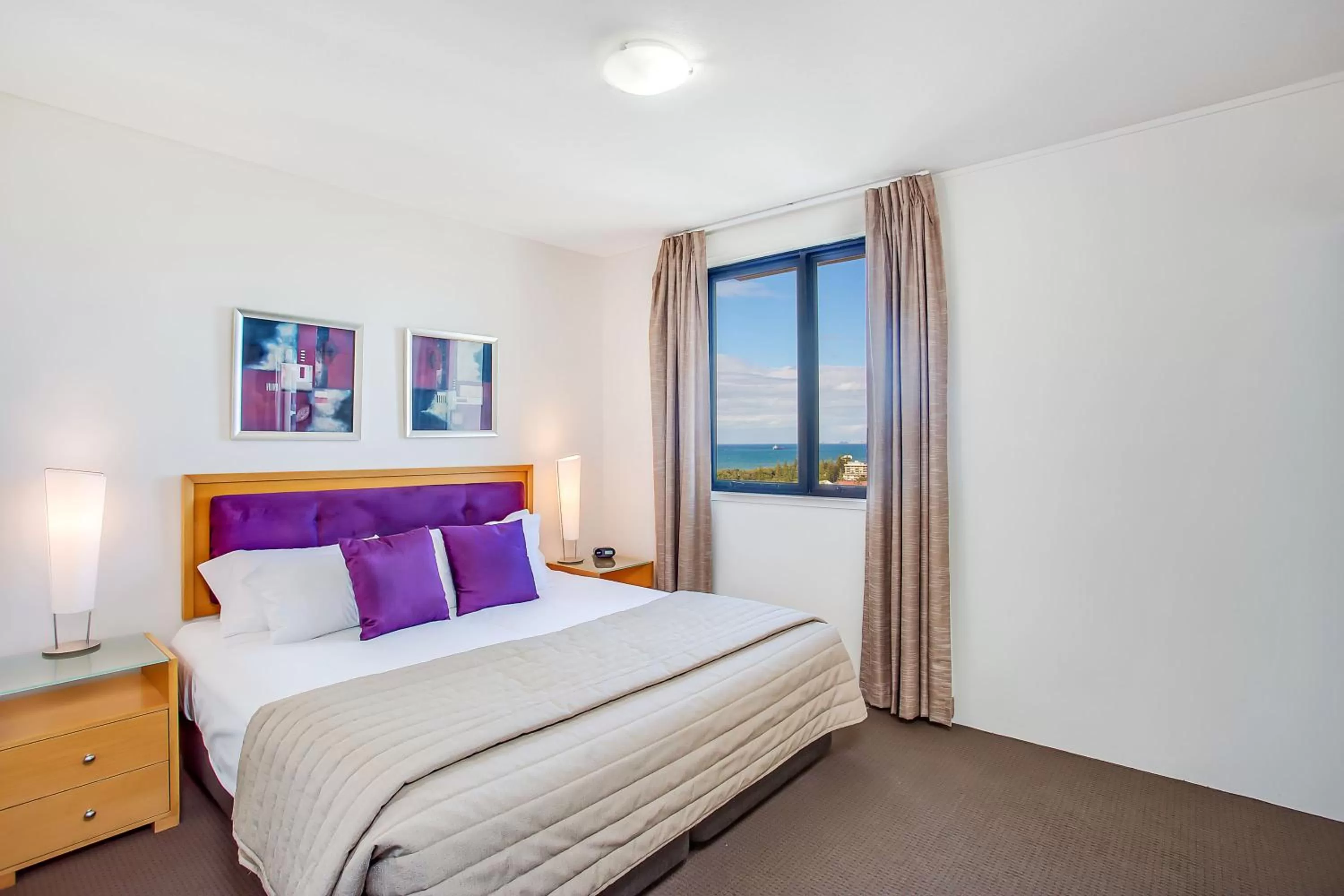 Bedroom, Bed in Mantra Broadbeach on the Park