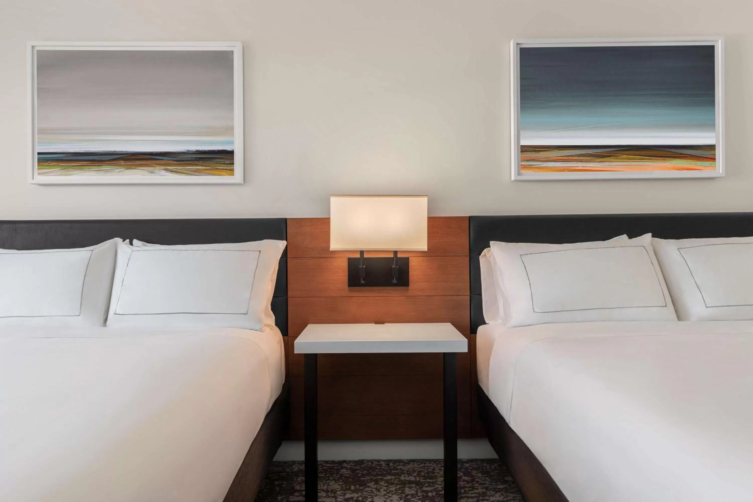 Bed in Tapestry By Hilton The Fort Sutter Hotel Sacramento, Ca