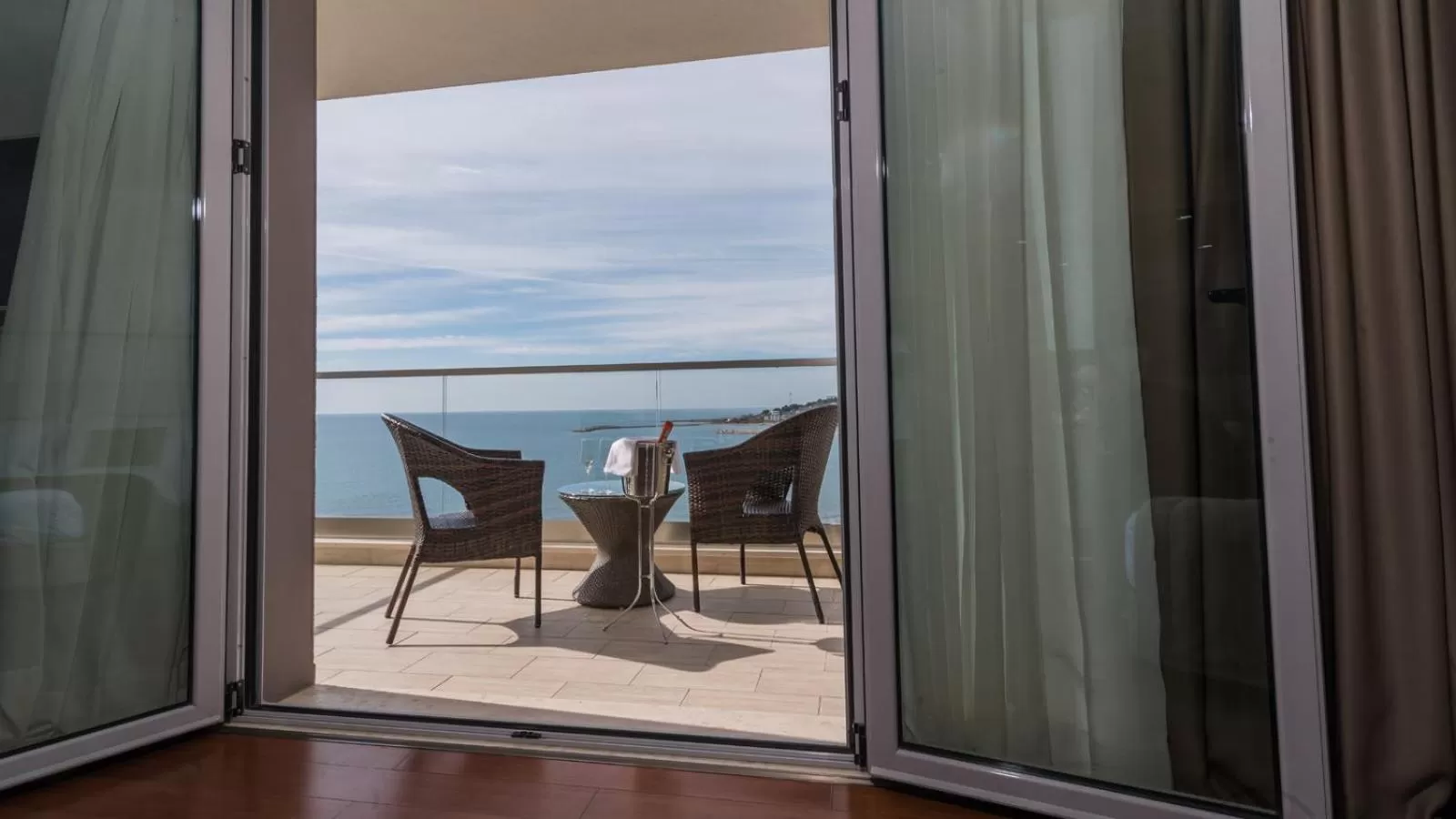 Natural landscape in Deluxe & Executive SPA by Rafaelo