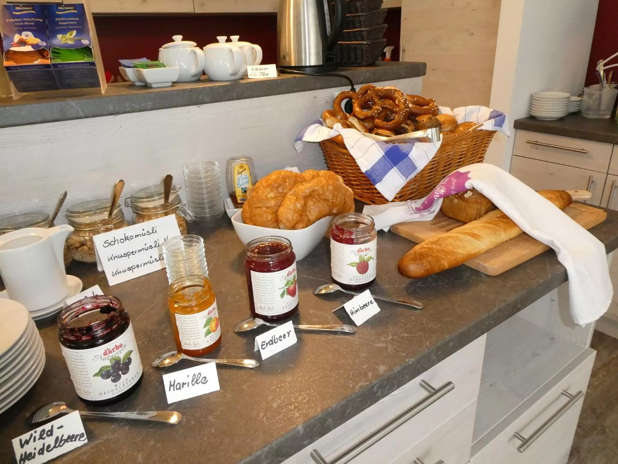 Buffet breakfast in Gästehaus Stahuber