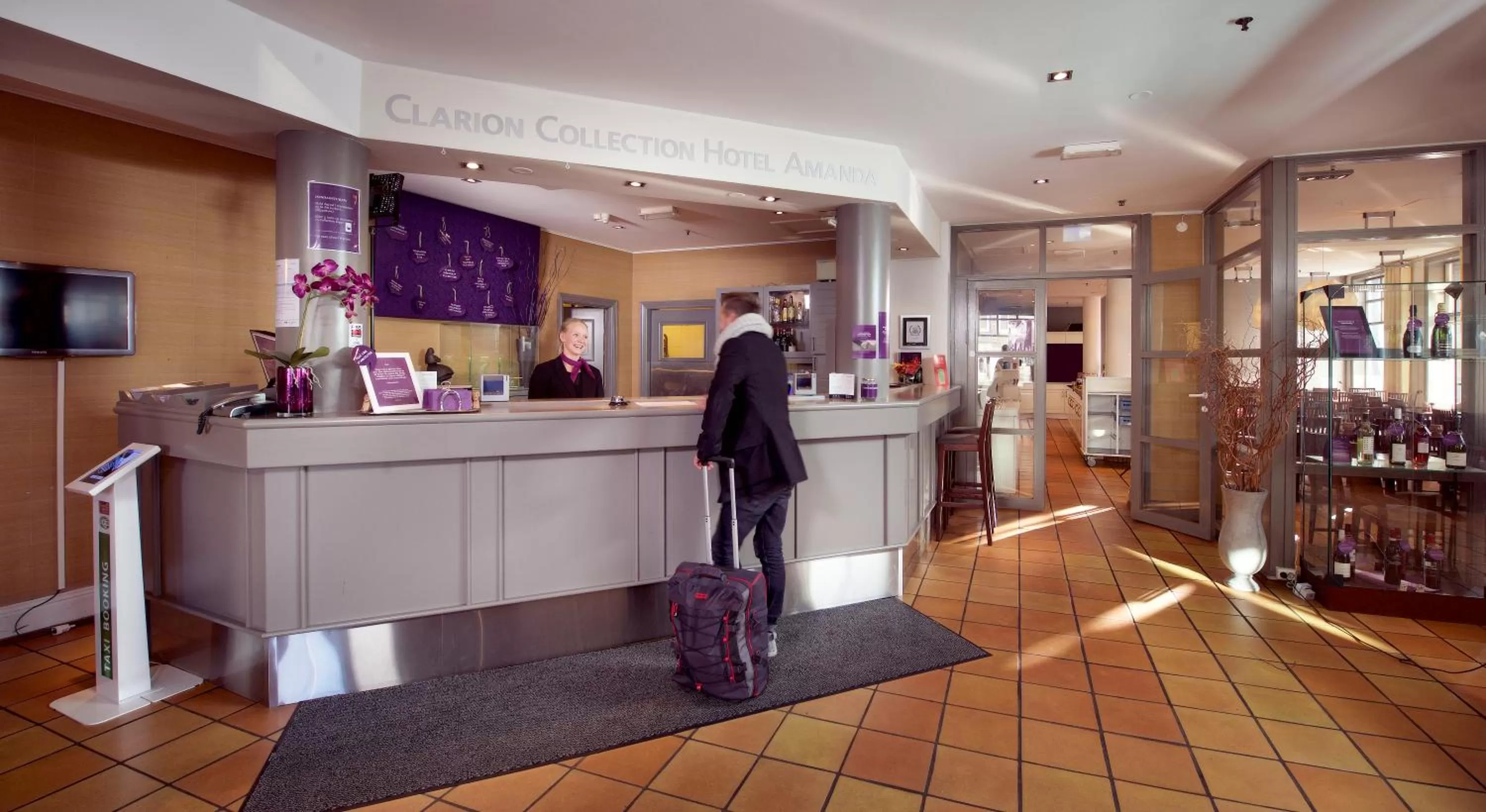 Lobby or reception in Home Hotel Amanda