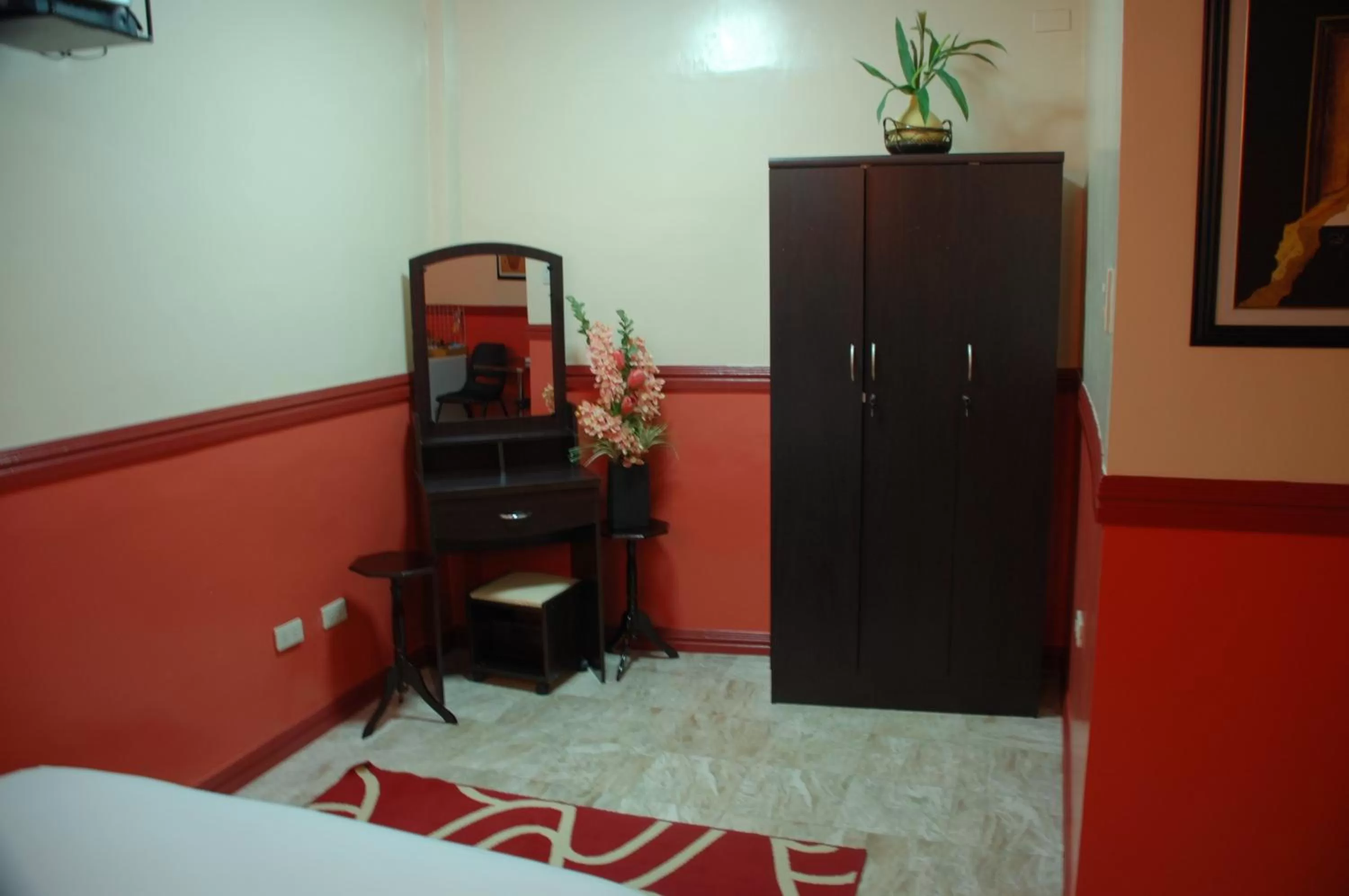 Decorative detail, Bed in Kokomos Hotel and Restaurant