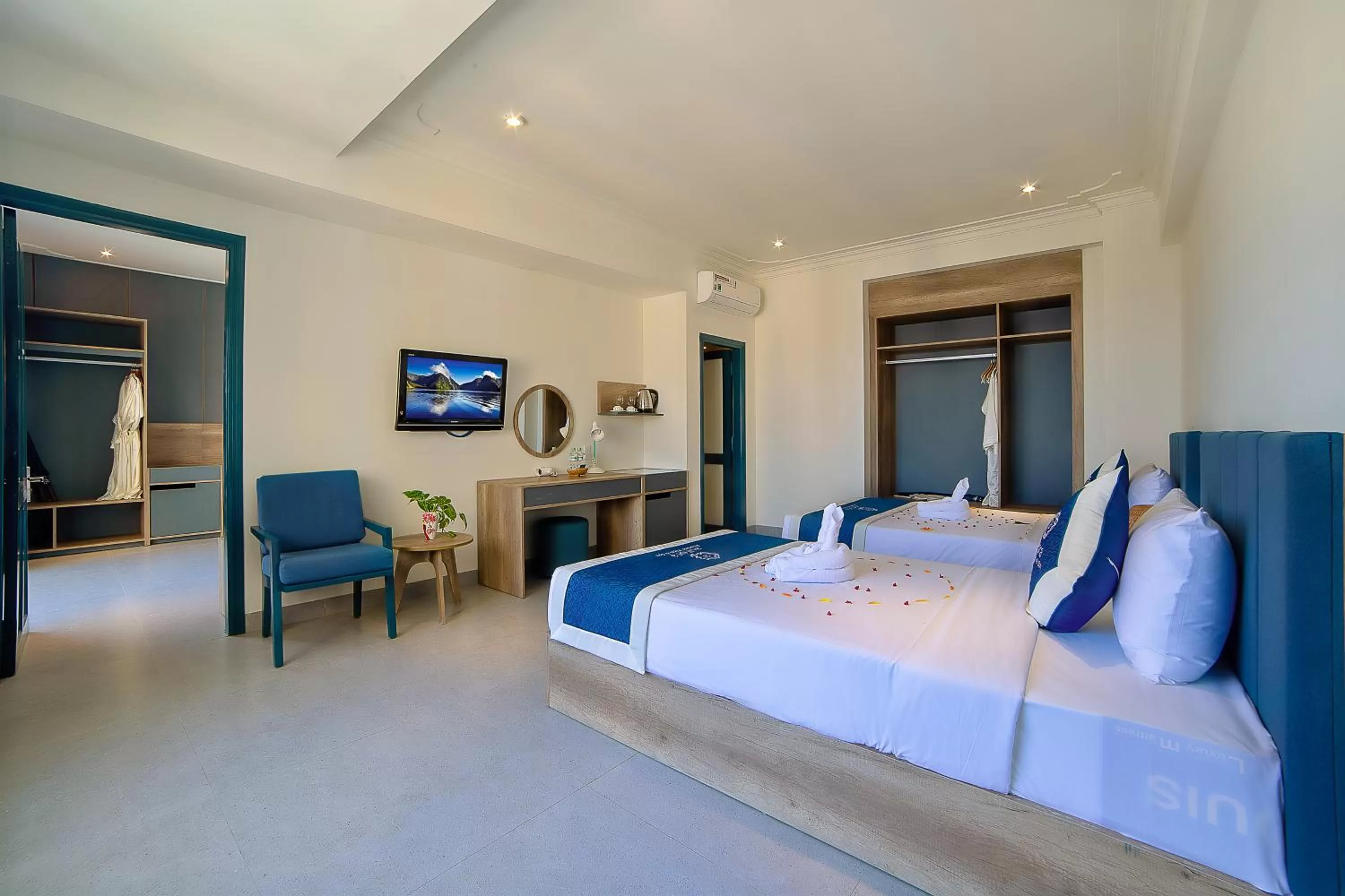 Bed in Hoi An Aurora Riverside Hotel and Spa