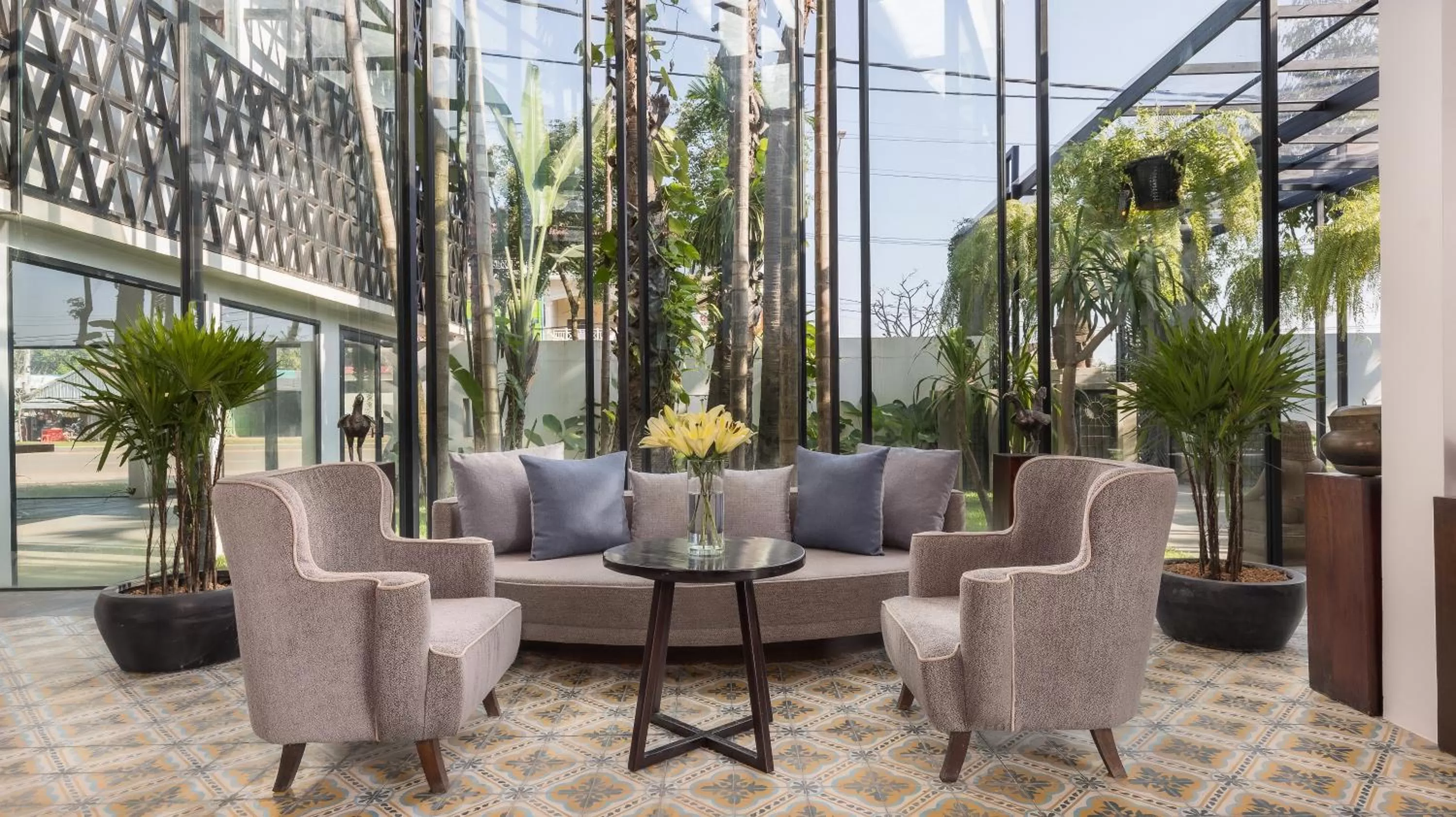 Lobby or reception in Shintana Saya La Maison