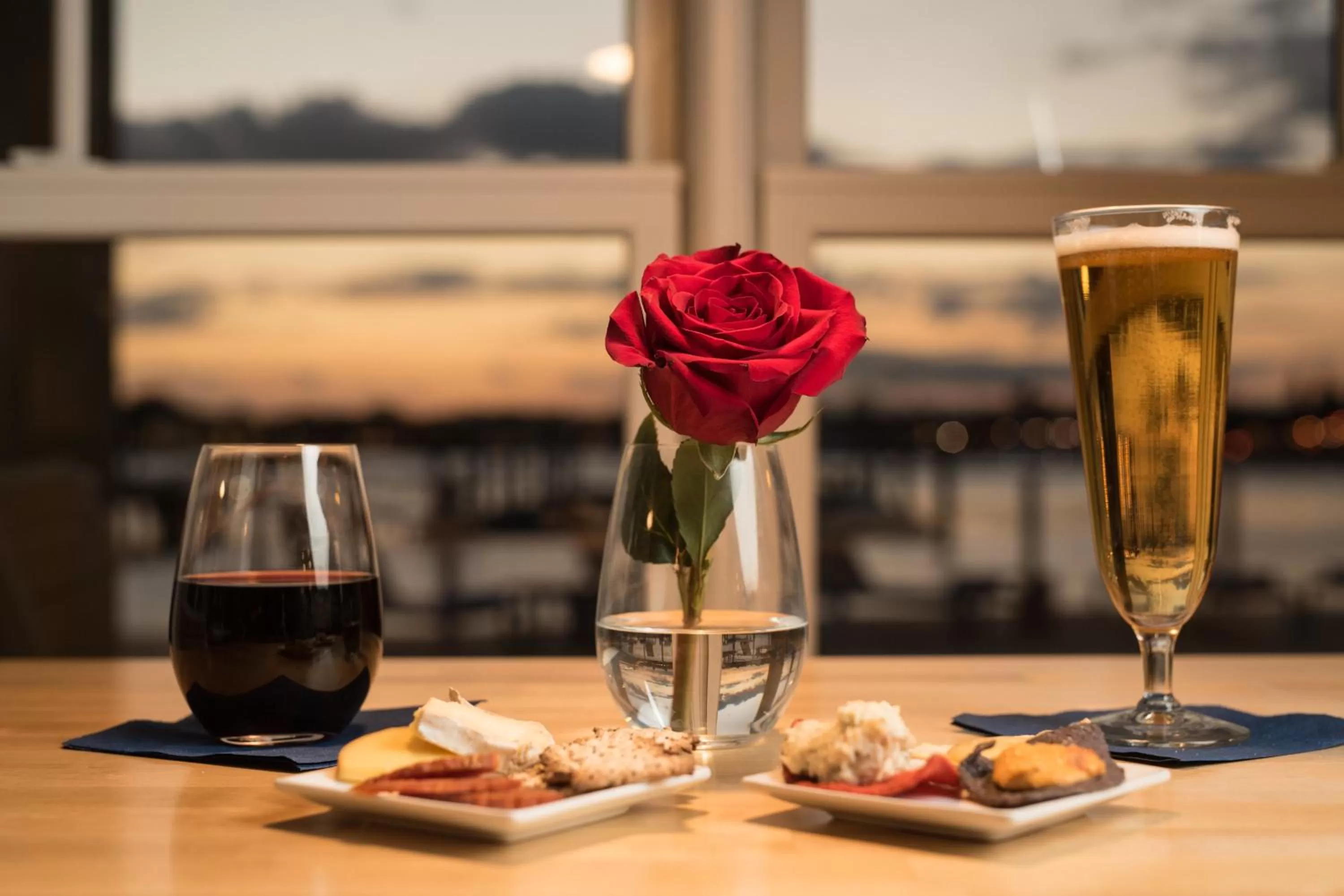 Lounge or bar in Marker 8 Hotel and Marina