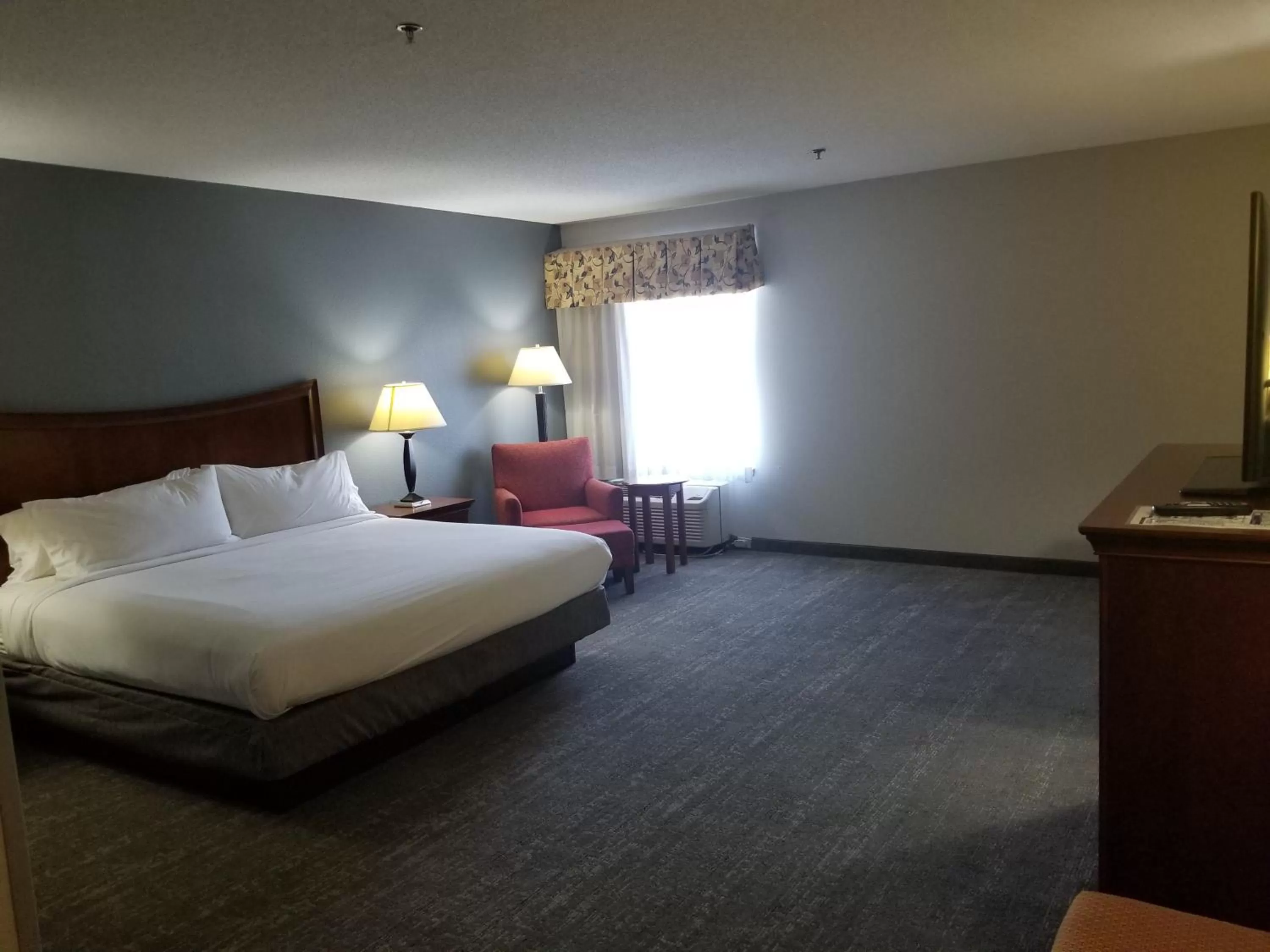 Bed in Wingate by Wyndham Port Wentworth Savannah Area