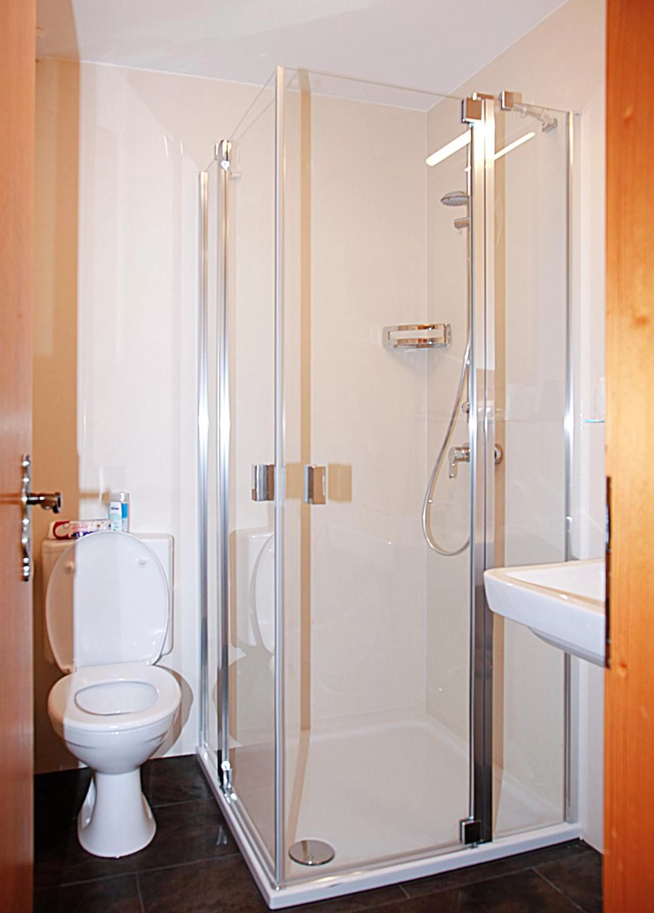 Bathroom in Gasthof Linde