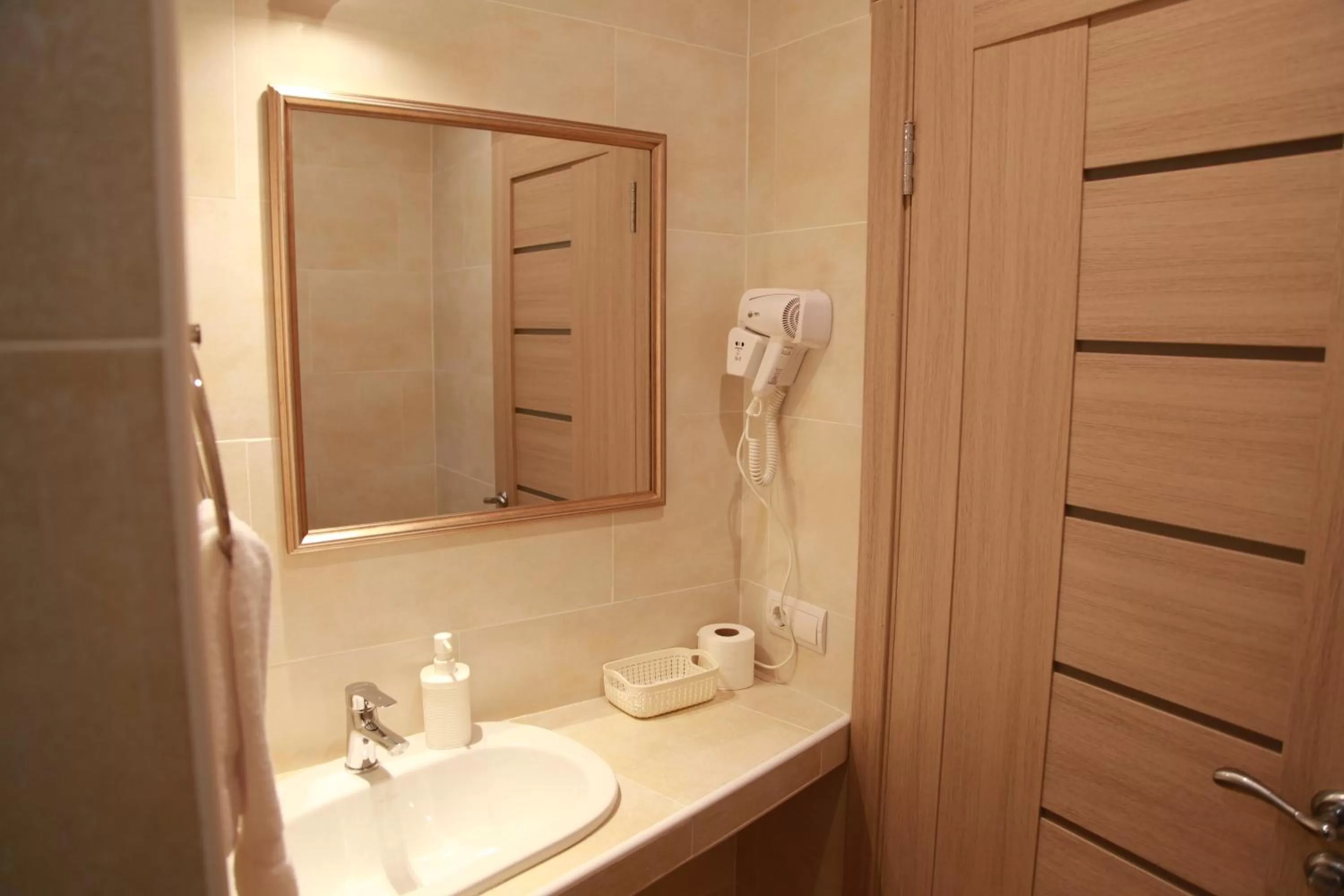 WINE & ROSE BOUTIQUE HOTEL