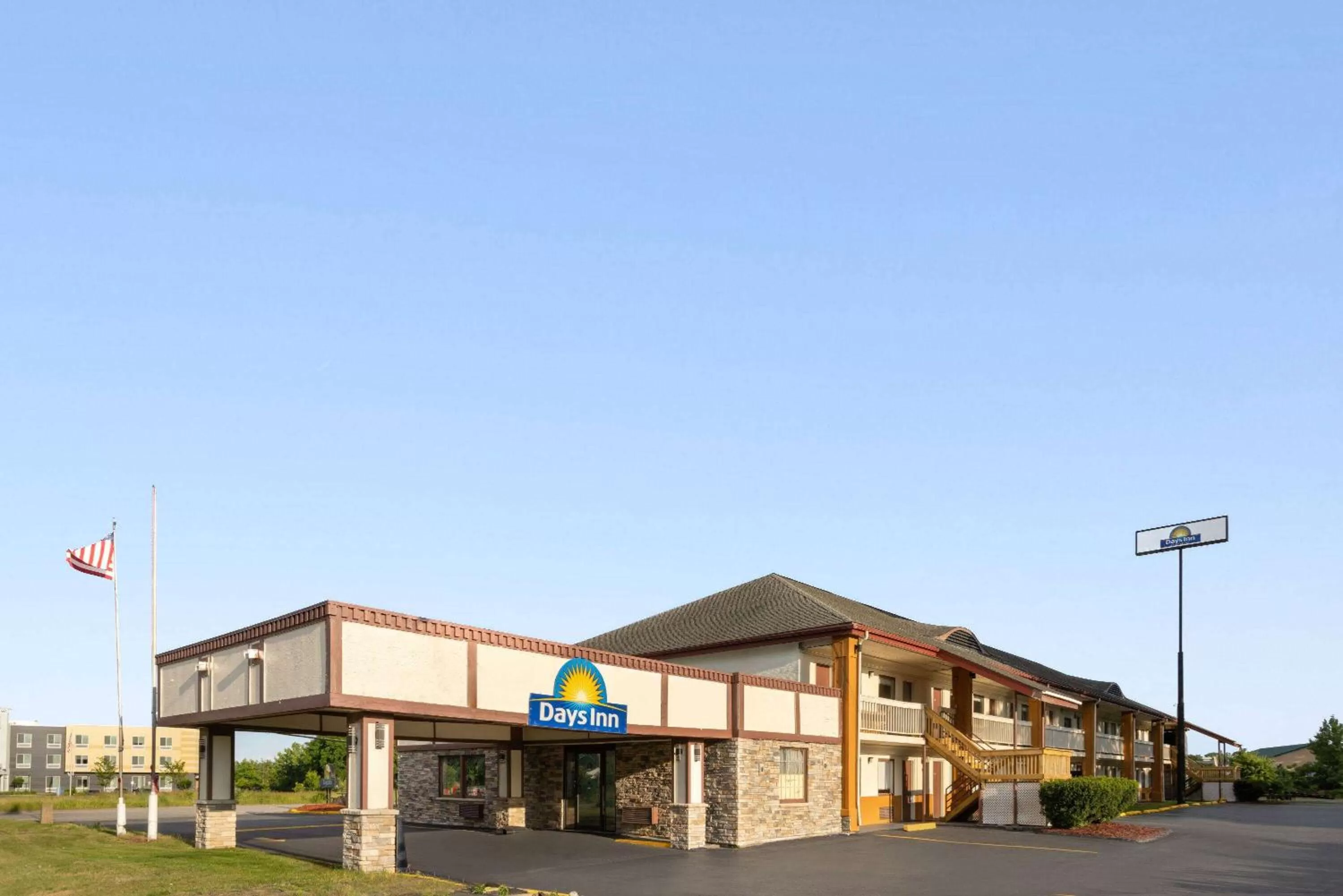 Property building in Days Inn by Wyndham Queensbury/Lake George