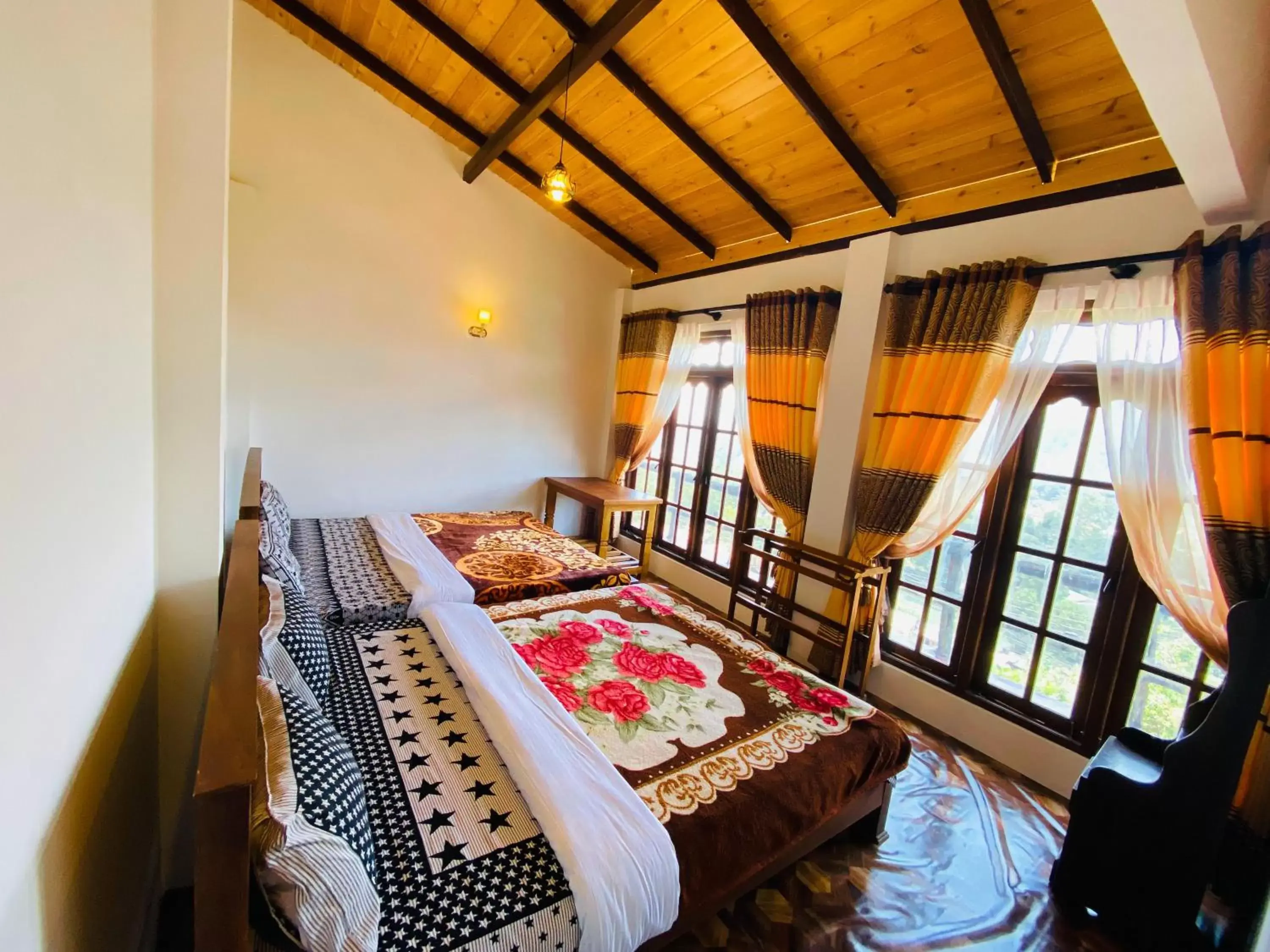 Standard Queen Room with Two Queen Beds in travellers nest inn Standard Queen Room with Two Queen Beds in travellers nest inn