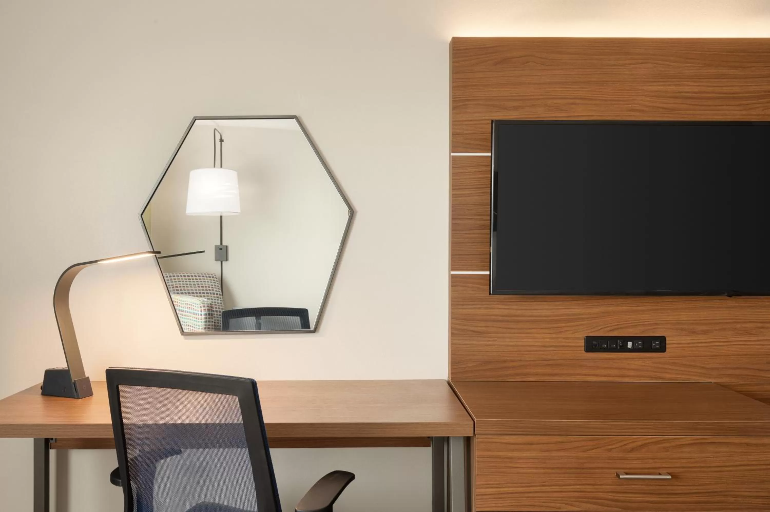 Photo of the whole room in Holiday Inn Express & Suites Searcy by IHG