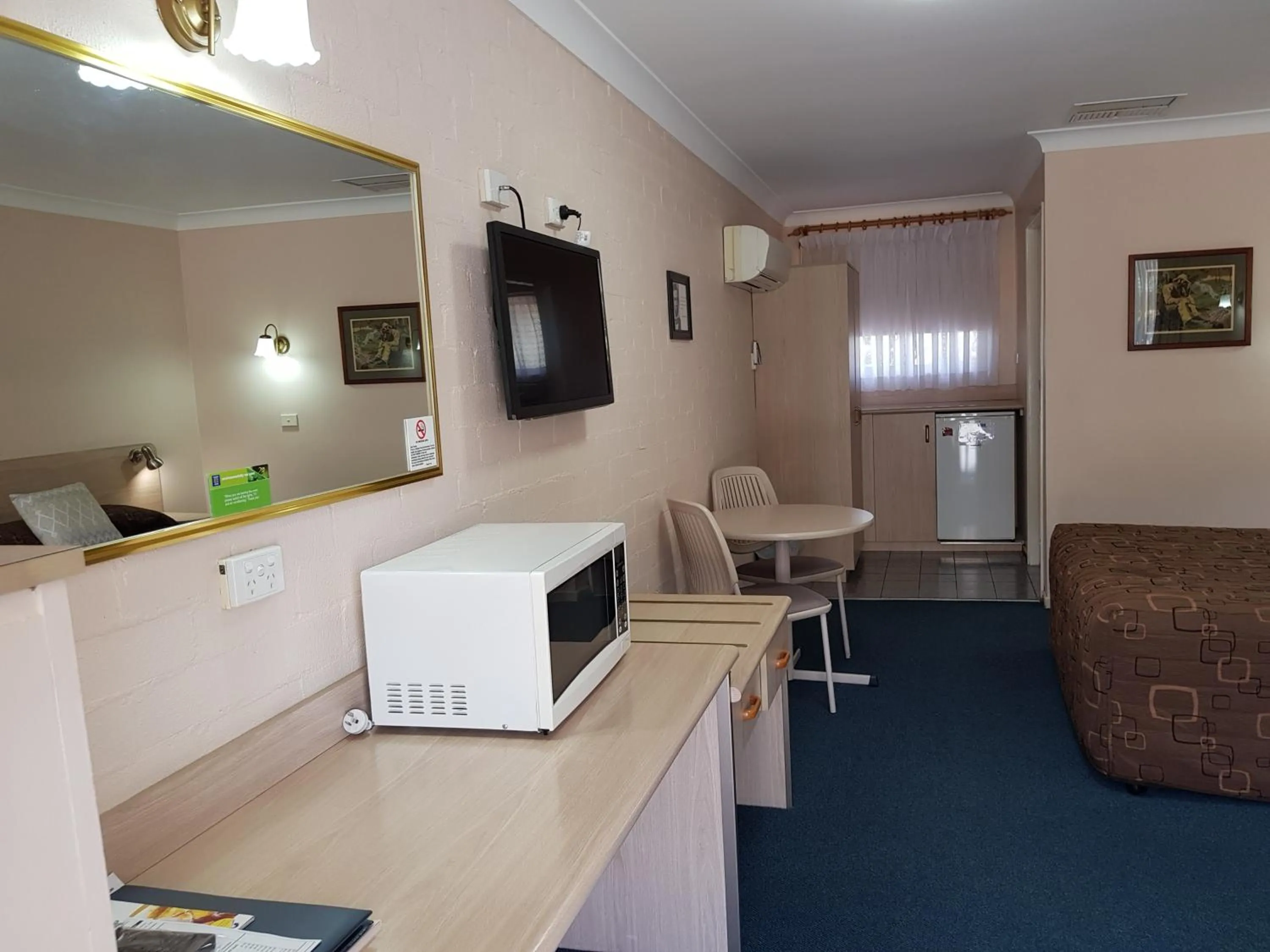 Decorative detail in Abraham Lincoln Motel