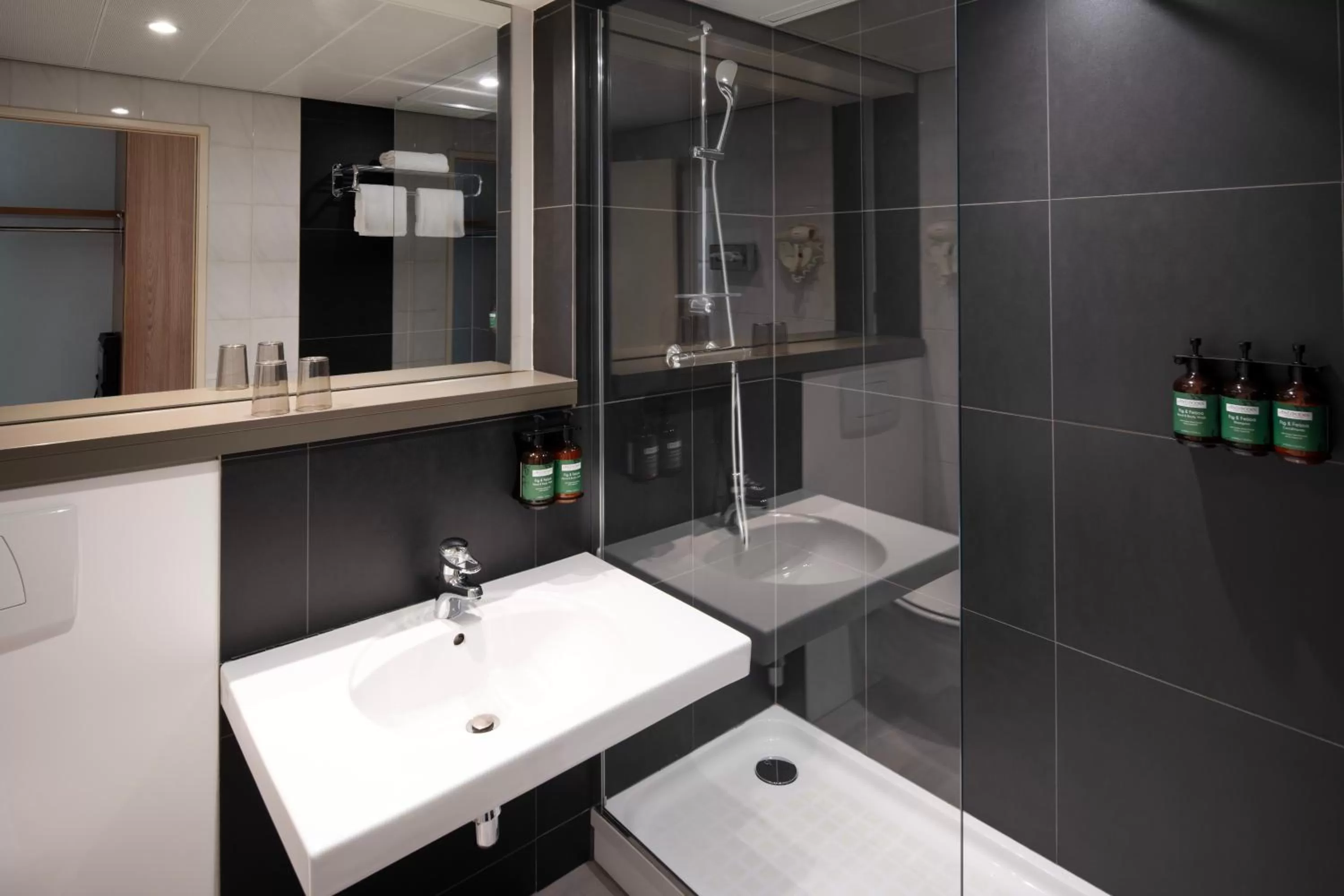 Shower in Crowne Plaza Antwerpen by IHG