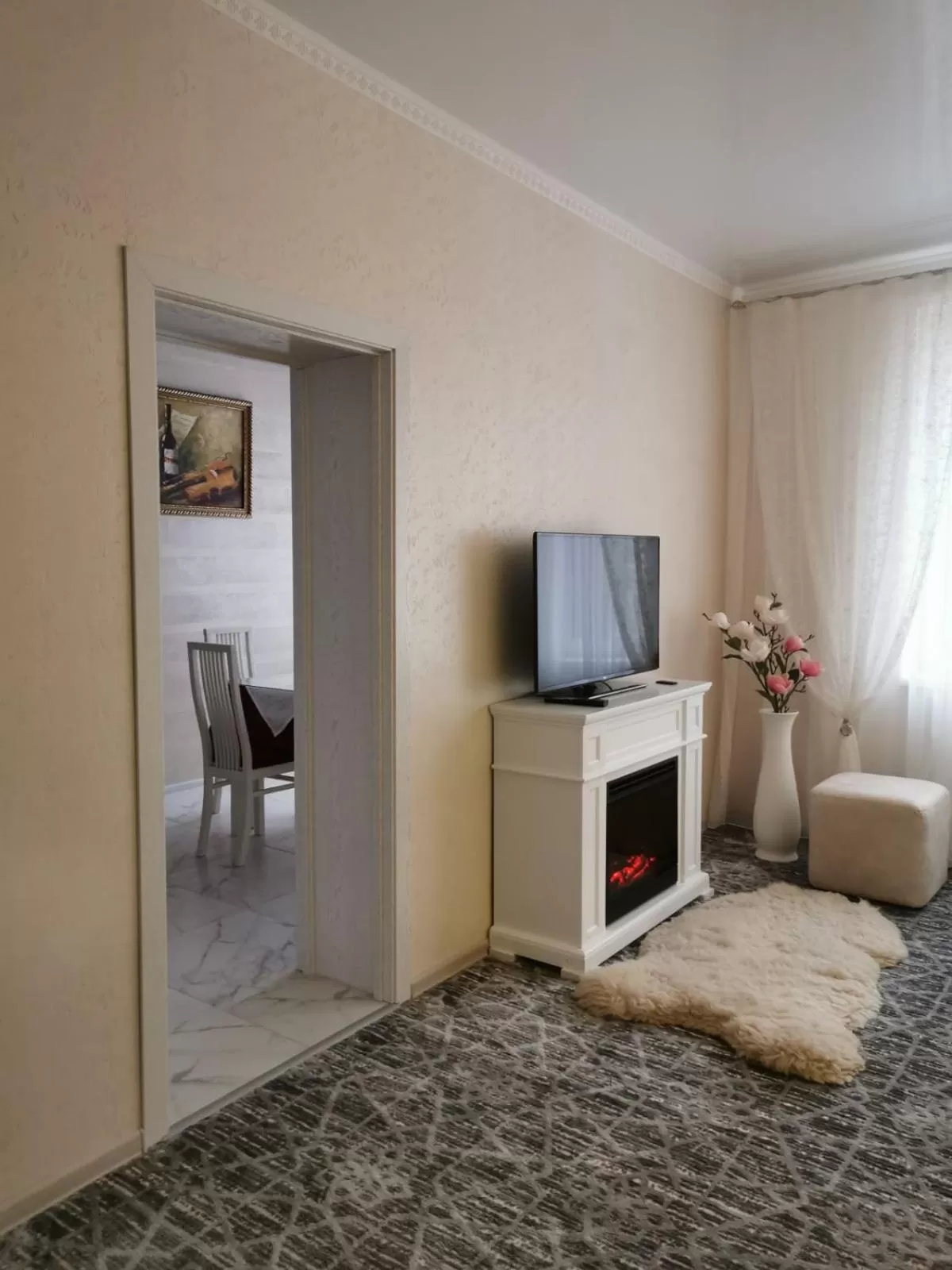 TV/Entertainment Center in Monte-Kristo Hotel