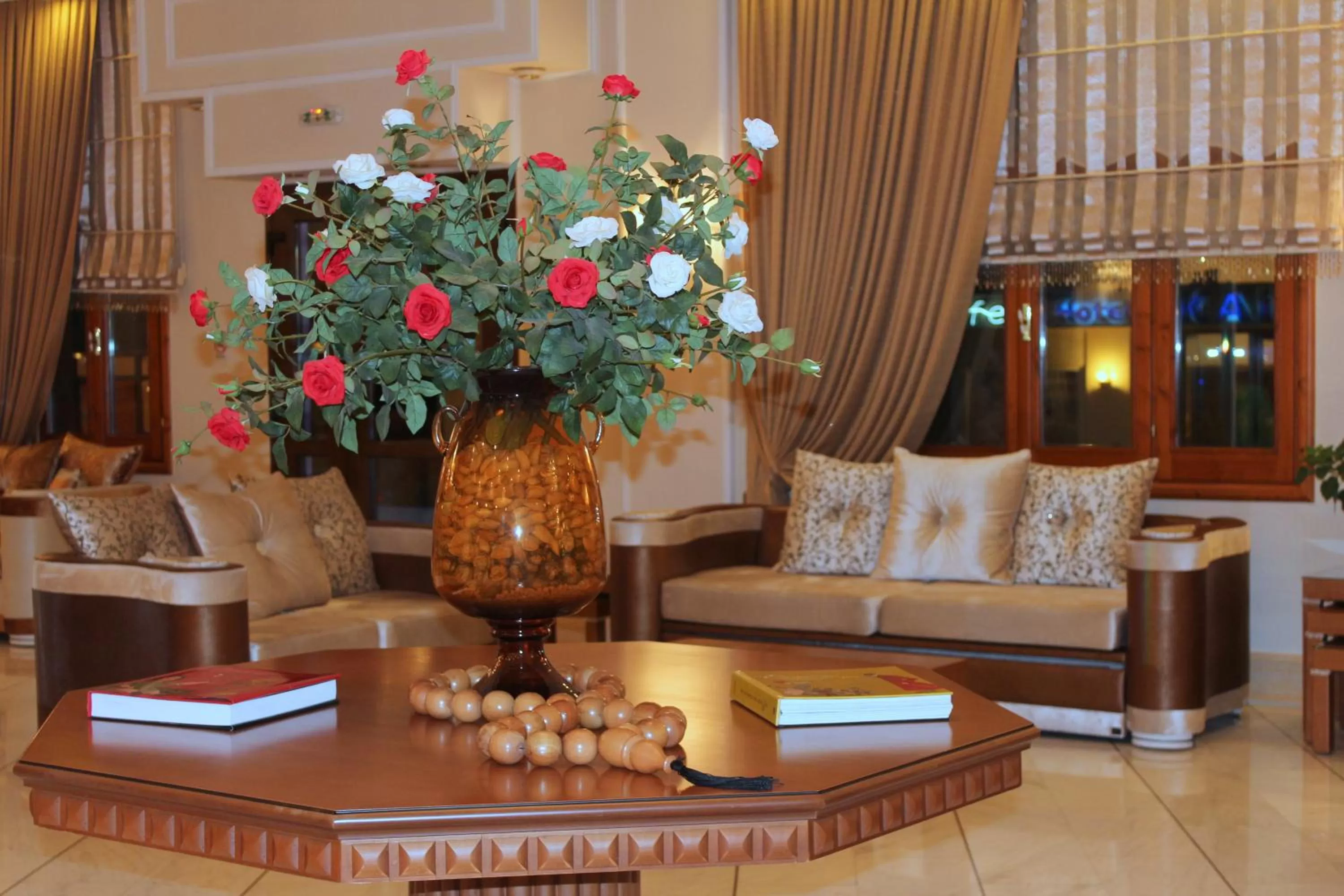 Living room in Famissi Hotel