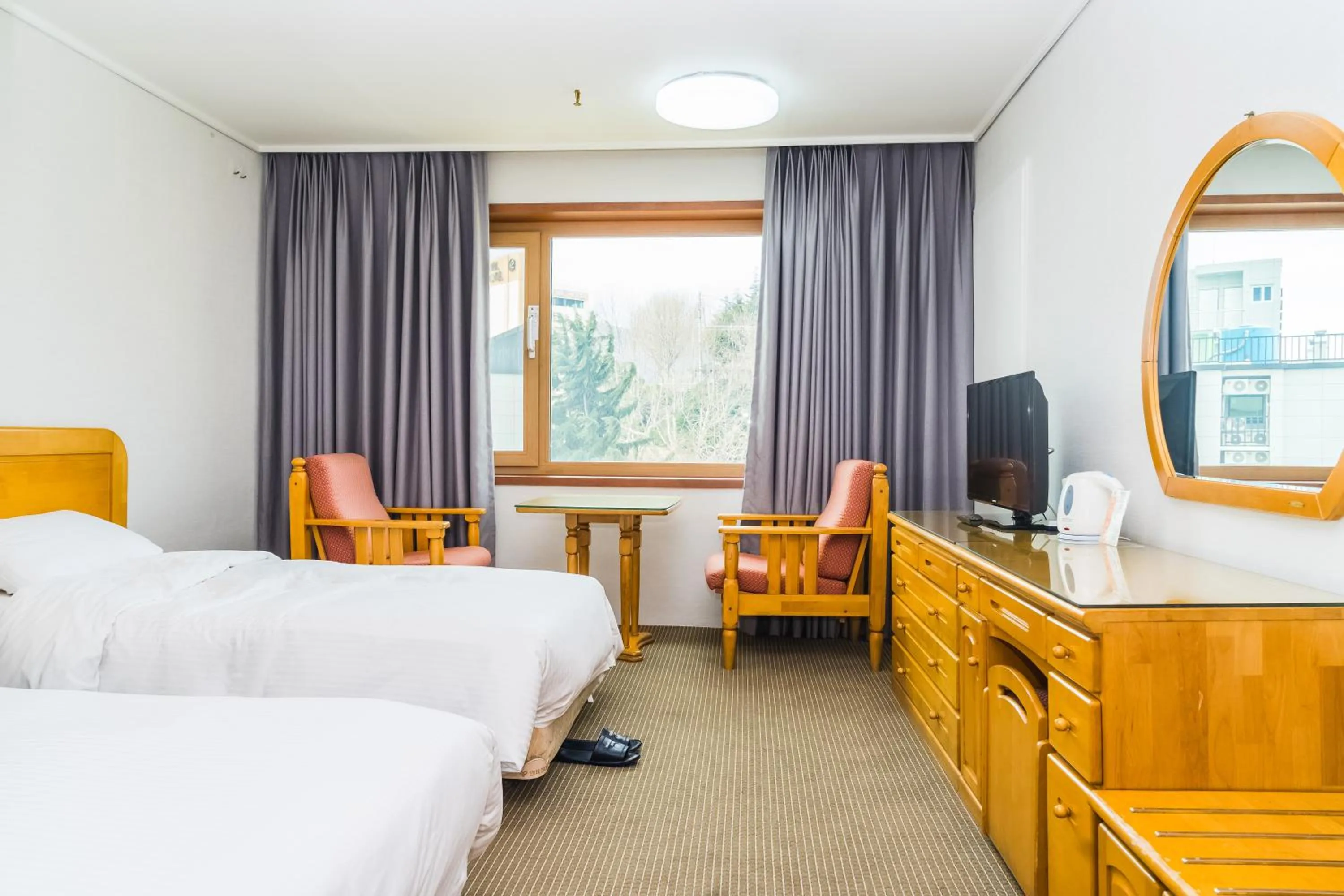 Bedroom, Bed in Busan Tourist Hotel