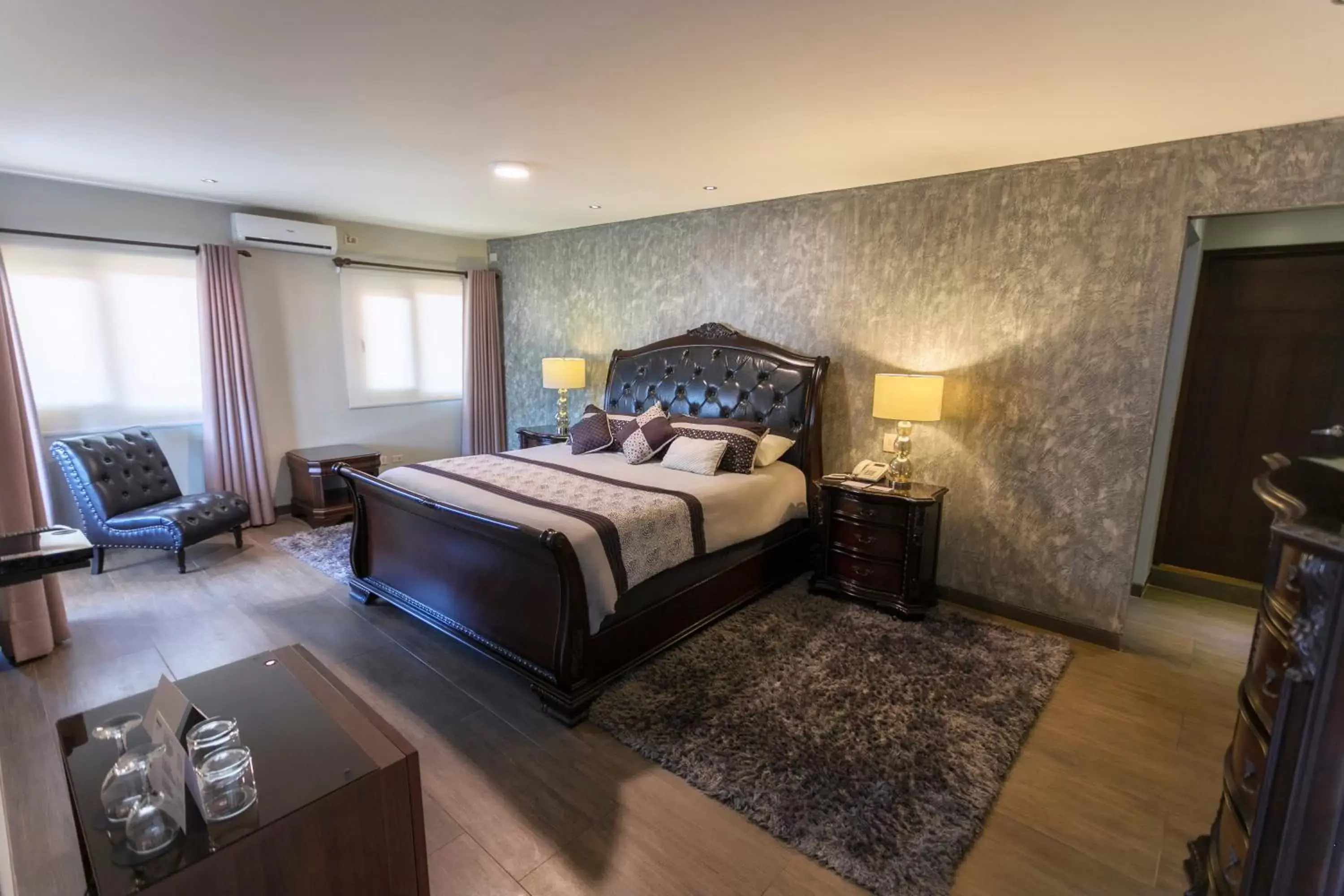 Imperial Suite with Spa Bath and Extra big Bed in Gran Hotel Cochabamba Imperial Suite with Spa Bath and Extra big Bed in Gran Hotel Cochabamba