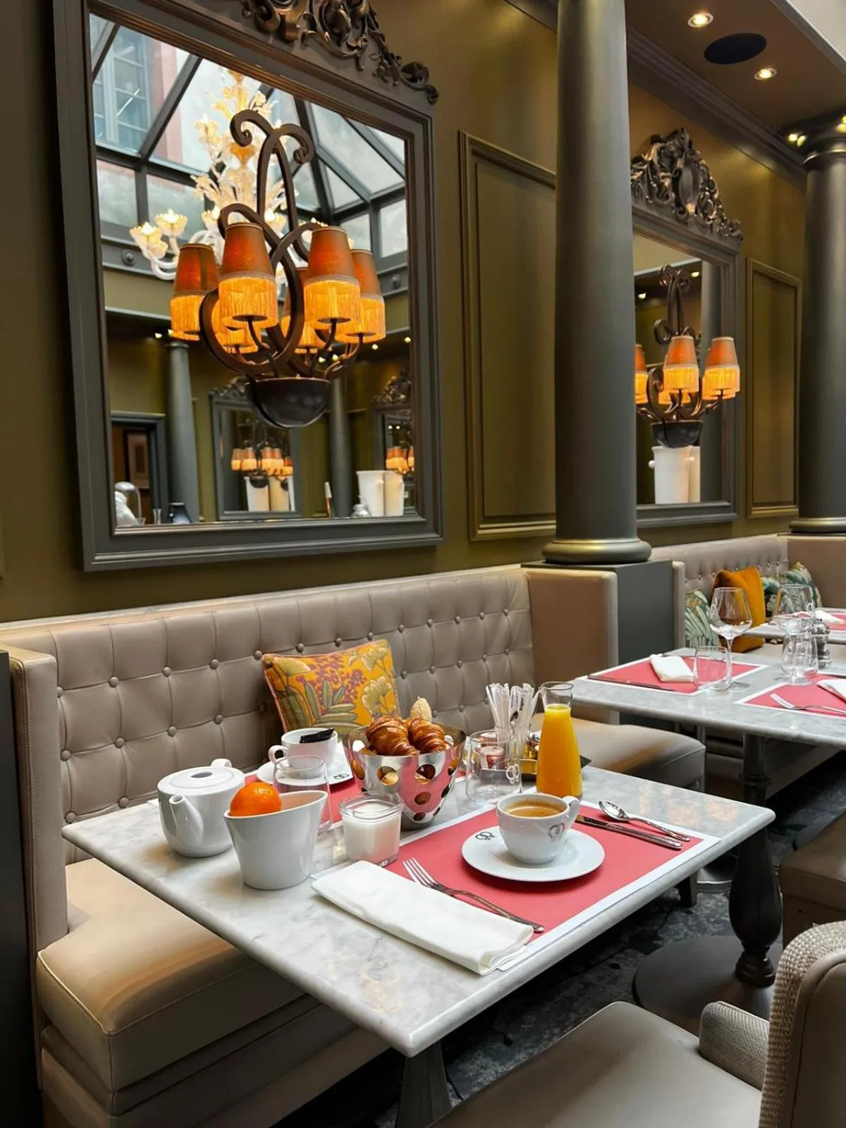 Breakfast in Hôtel Alchimy